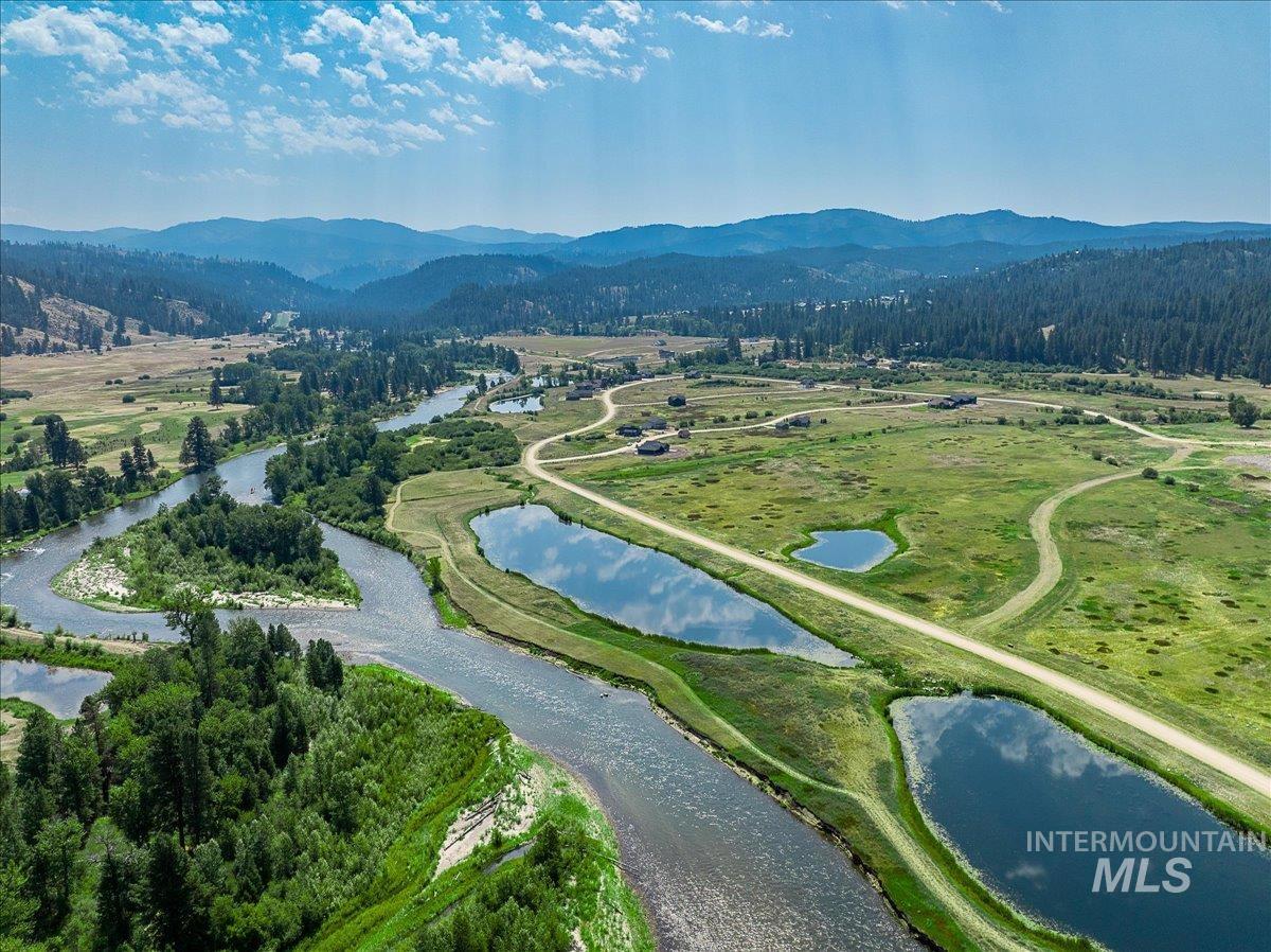 35 Wapiti Court, Garden Valley, Idaho 83622, 4 Bedrooms, 2.5 Bathrooms, Residential For Sale, Price $719,900,MLS 98974911