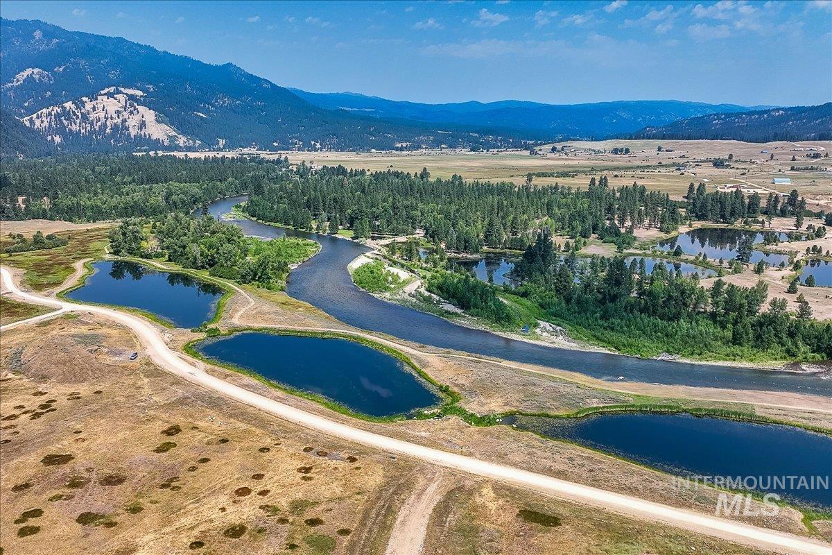 35 Wapiti Court, Garden Valley, Idaho 83622, 4 Bedrooms, 2.5 Bathrooms, Residential For Sale, Price $679,900,MLS 98974911