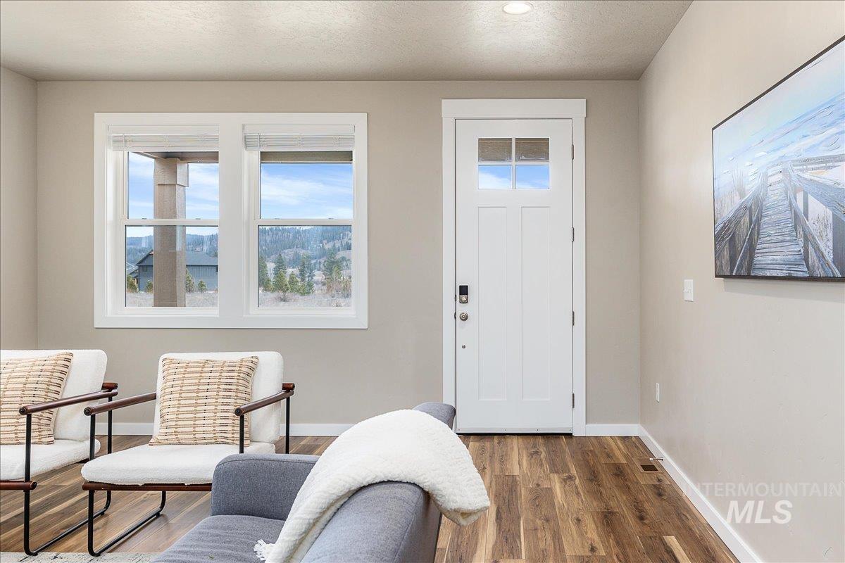 35 Wapiti Court, Garden Valley, Idaho 83622, 4 Bedrooms, 2.5 Bathrooms, Residential For Sale, Price $719,900,MLS 98974911