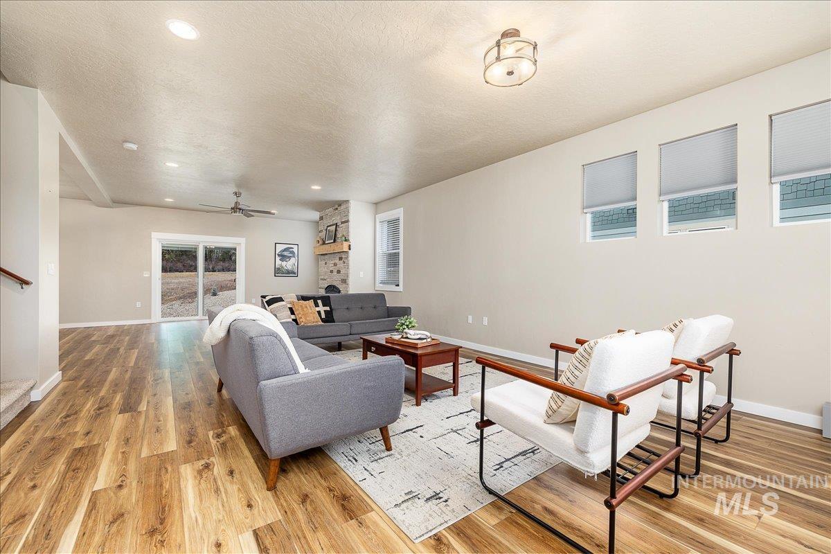 35 Wapiti Court, Garden Valley, Idaho 83622, 4 Bedrooms, 2.5 Bathrooms, Residential For Sale, Price $719,900,MLS 98974911