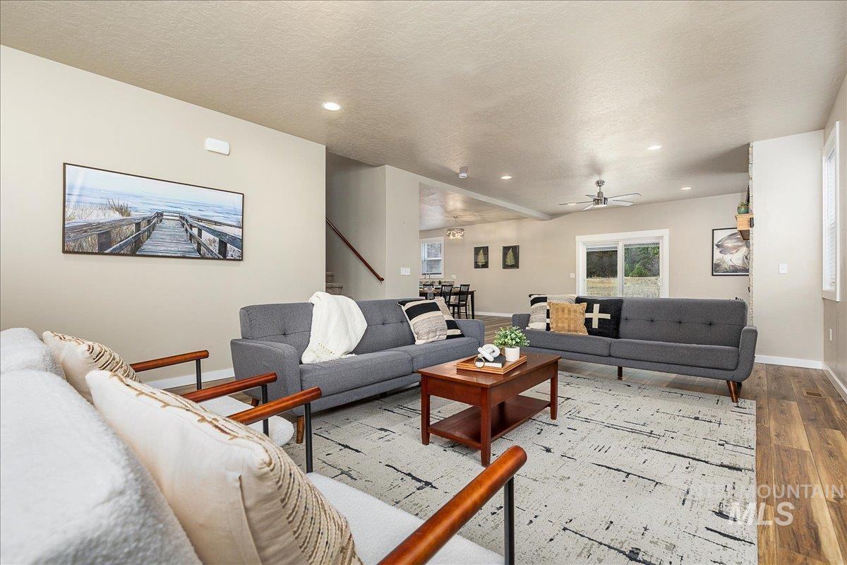 35 Wapiti Court, Garden Valley, Idaho 83622, 4 Bedrooms, 2.5 Bathrooms, Residential For Sale, Price $719,900,MLS 98974911