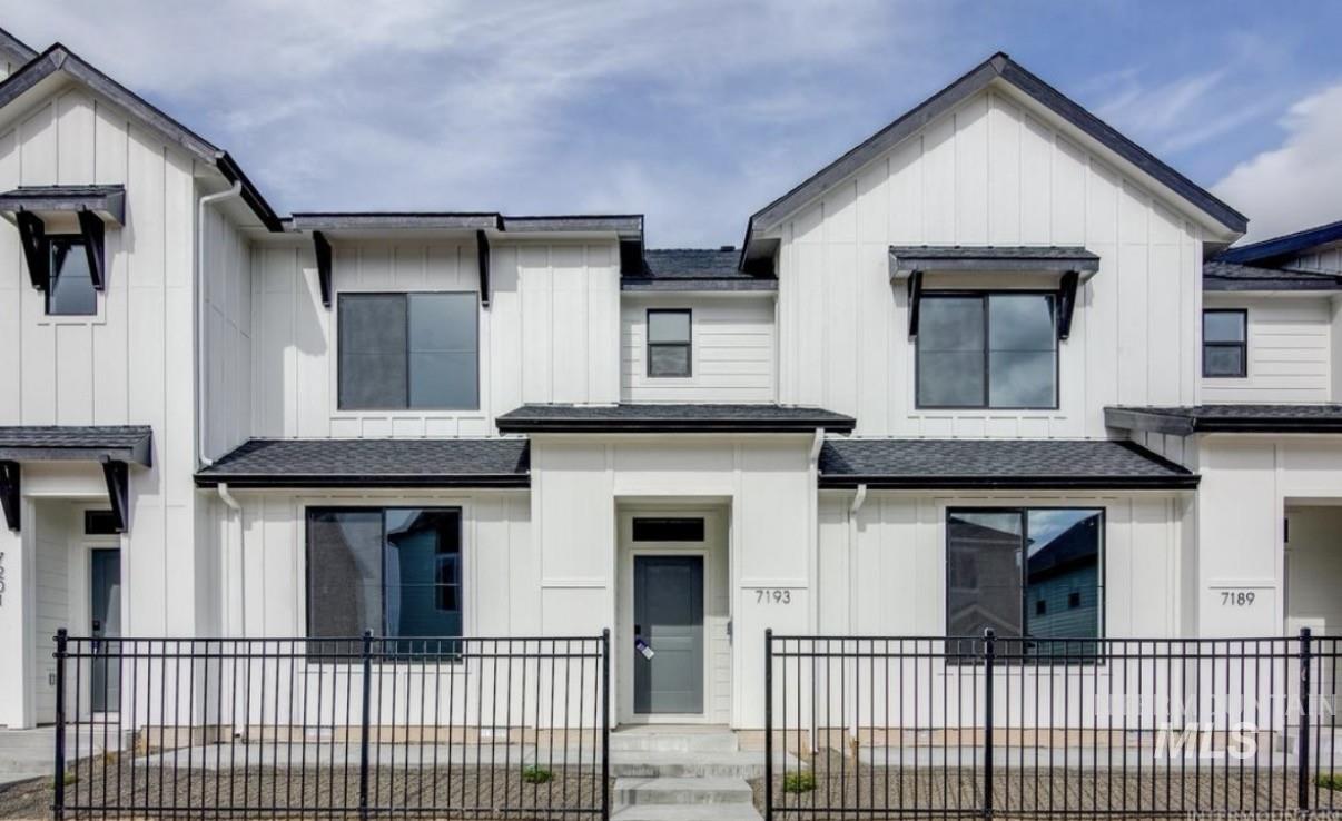 7193 W Madronawood St, Boise, Idaho 83709, 3 Bedrooms, 2.5 Bathrooms, Residential For Sale, Price $404,900,MLS 98974913