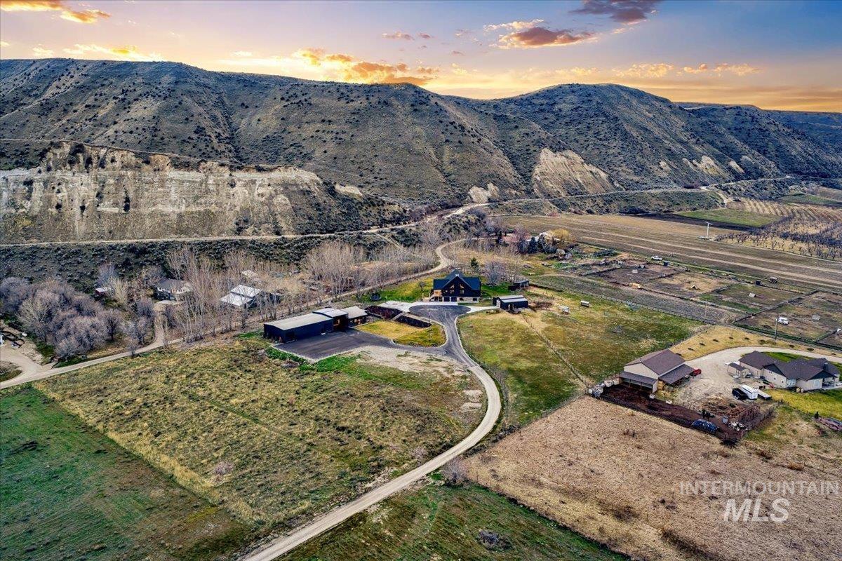 4575 Harvest Ln, Emmett, Idaho 83617, 7 Bedrooms, 4.5 Bathrooms, Residential For Sale, Price $2,500,000,MLS 98974915