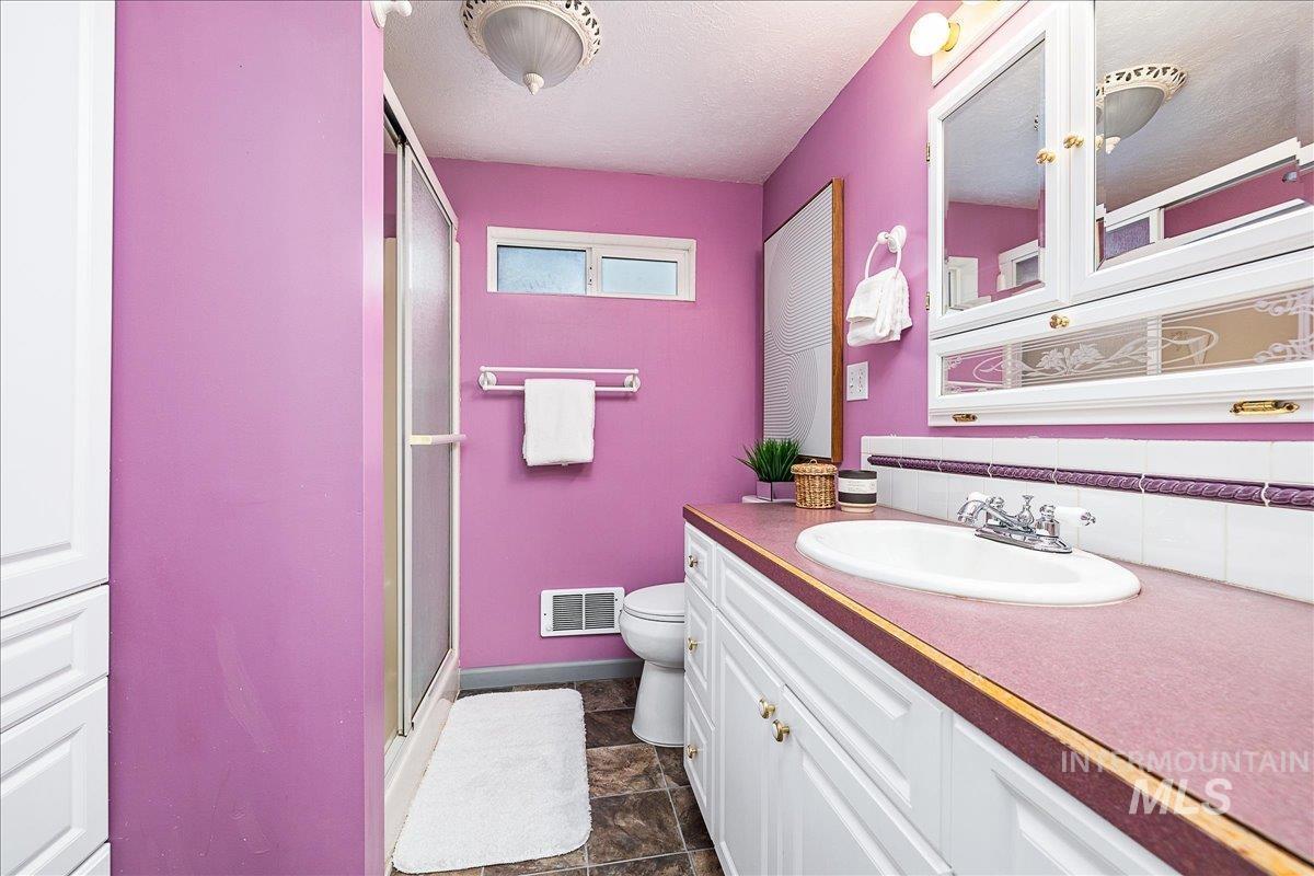 3804 Dorman Ave, Caldwell, Idaho 83605, 4 Bedrooms, 3 Bathrooms, Residential For Sale, Price $600,000,MLS 98974922