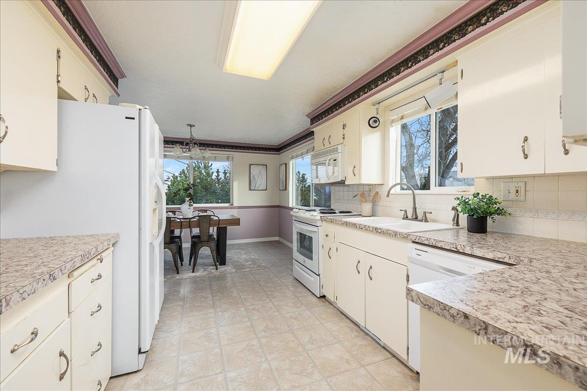 3804 Dorman Ave, Caldwell, Idaho 83605, 4 Bedrooms, 3 Bathrooms, Residential For Sale, Price $600,000,MLS 98974922