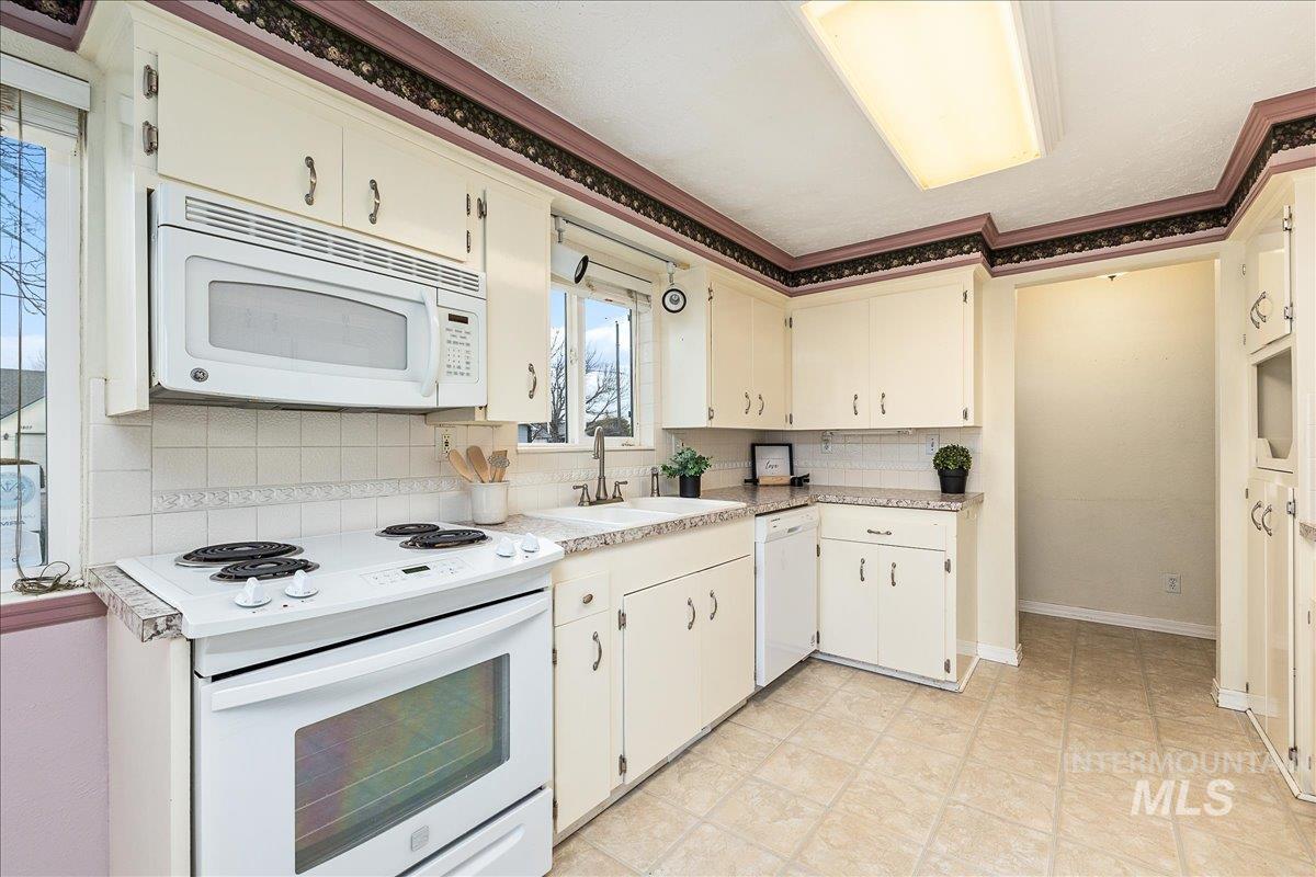 3804 Dorman Ave, Caldwell, Idaho 83605, 4 Bedrooms, 3 Bathrooms, Residential For Sale, Price $600,000,MLS 98974922