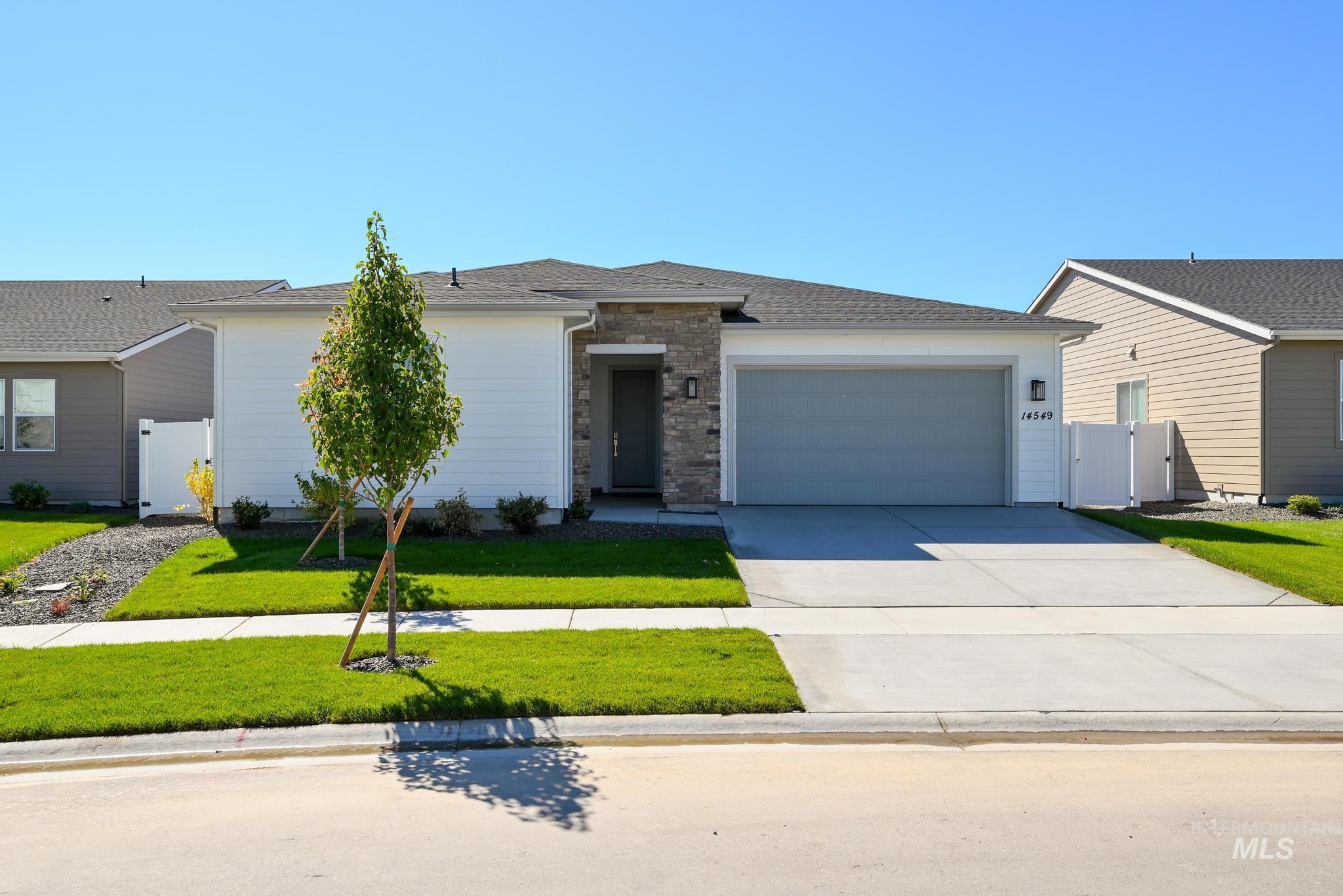 9119 W Moon River Dr, Star, Idaho 83669, 3 Bedrooms, 2 Bathrooms, Residential For Sale, Price $514,000,MLS 98974928