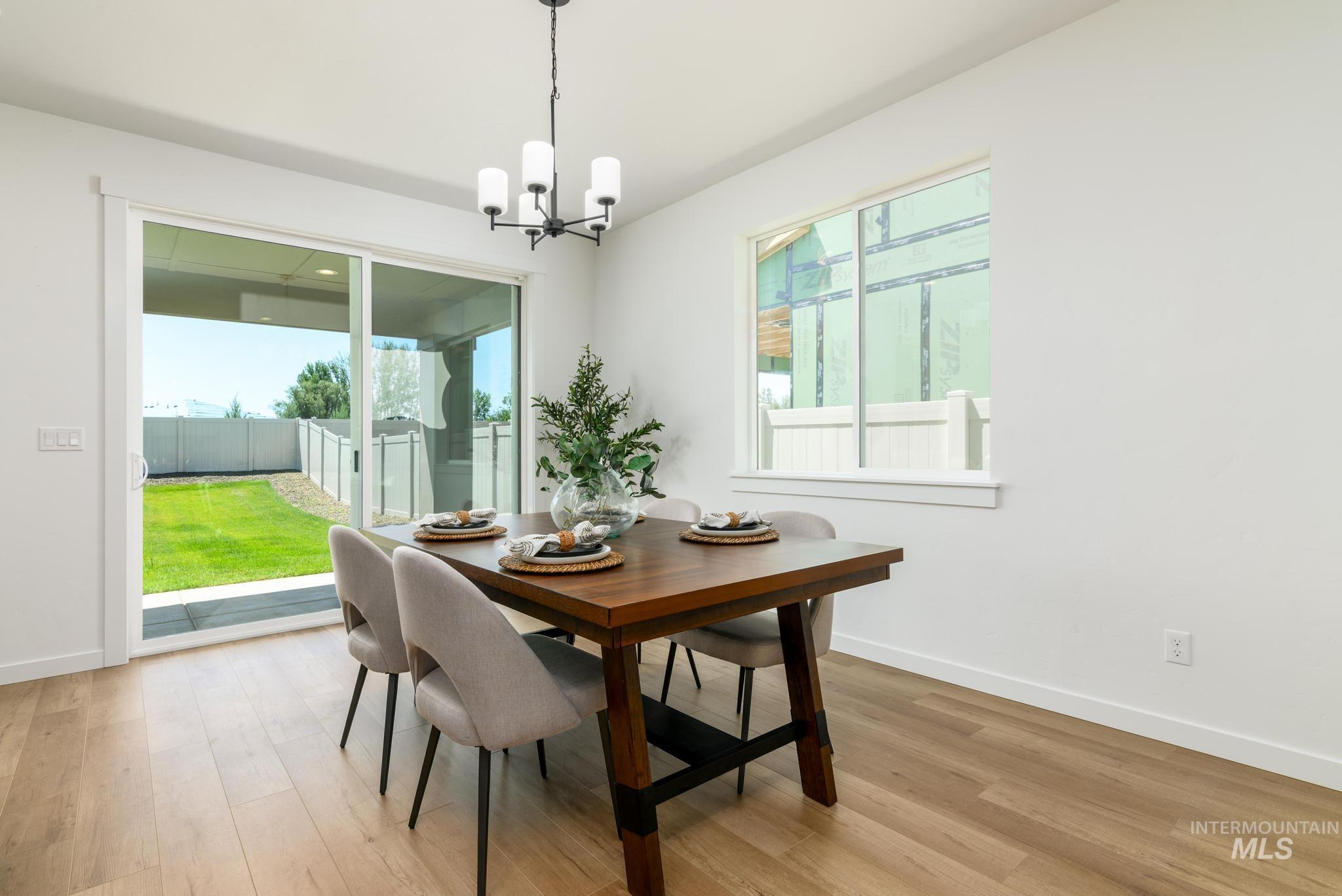 9119 W Moon River Dr, Star, Idaho 83669, 3 Bedrooms, 2 Bathrooms, Residential For Sale, Price $514,000,MLS 98974928