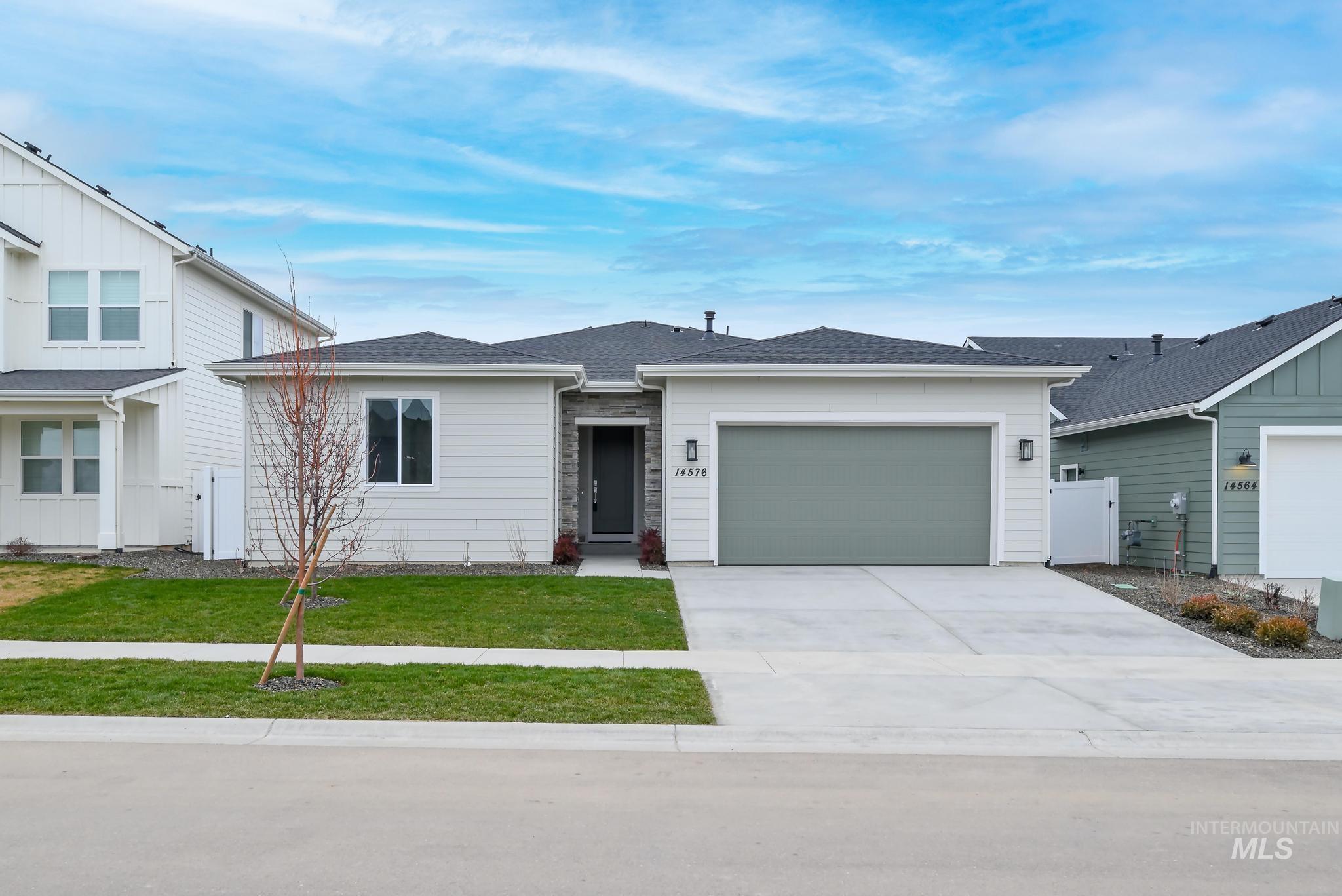 8548 W Millcreek Dr, Star, Idaho 83669, 3 Bedrooms, 2 Bathrooms, Residential For Sale, Price $485,000,MLS 98974930