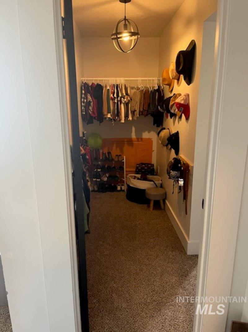 6141 E Toon Ln, Kuna, Idaho 83634, 7 Bedrooms, 5 Bathrooms, Residential For Sale, Price $950,000,MLS 98974940