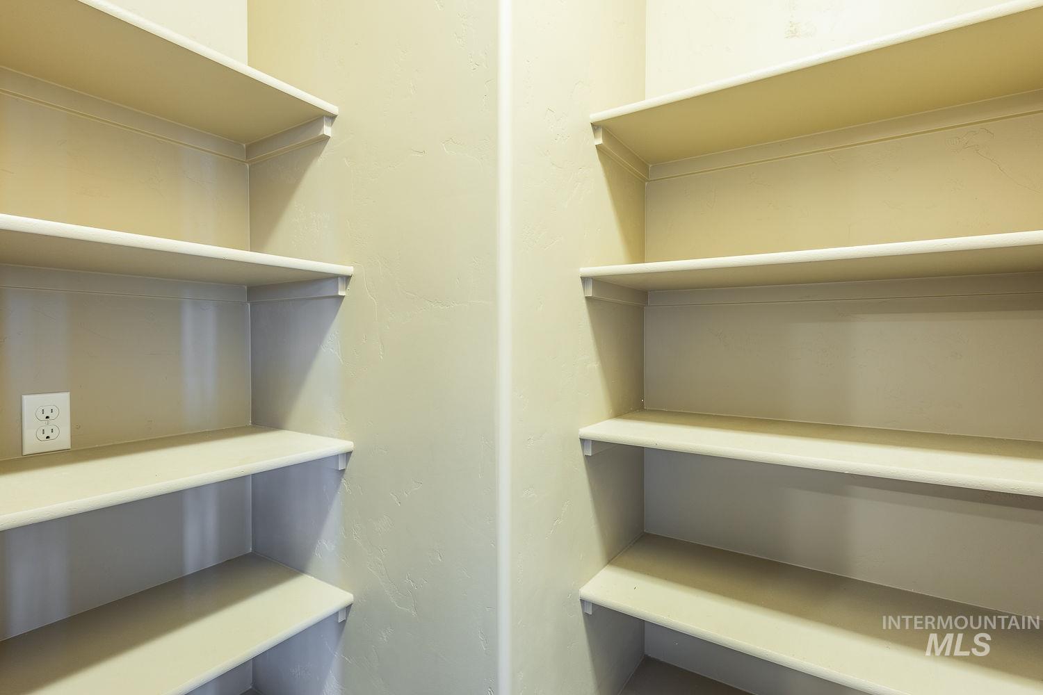 4330 S Lava Springs Lp, Nampa, Idaho 83686, 3 Bedrooms, 2 Bathrooms, Residential For Sale, Price $515,000,MLS 98974954