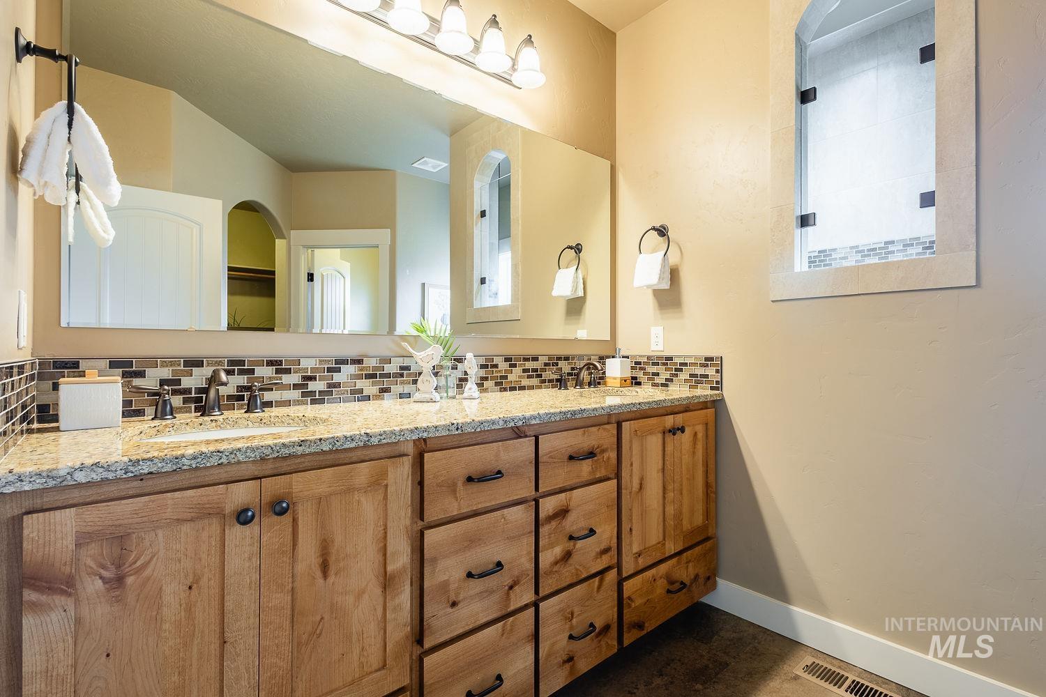 4330 S Lava Springs Lp, Nampa, Idaho 83686, 3 Bedrooms, 2 Bathrooms, Residential For Sale, Price $515,000,MLS 98974954