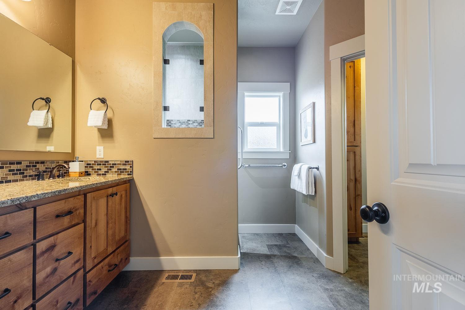 4330 S Lava Springs Lp, Nampa, Idaho 83686, 3 Bedrooms, 2 Bathrooms, Residential For Sale, Price $515,000,MLS 98974954