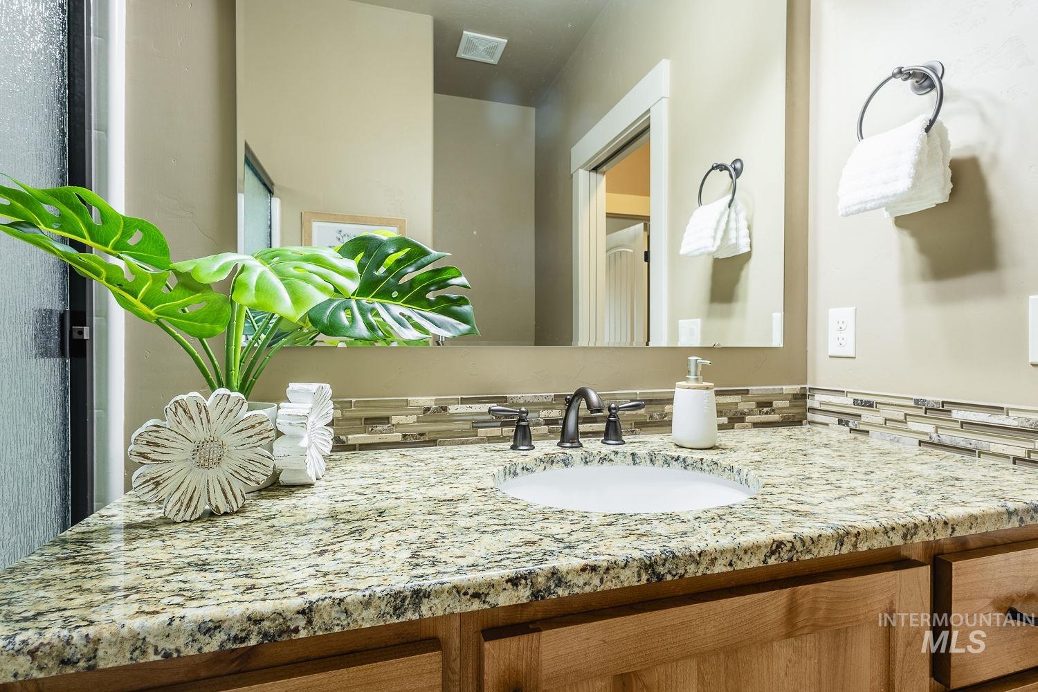 4330 S Lava Springs Lp, Nampa, Idaho 83686, 3 Bedrooms, 2 Bathrooms, Residential For Sale, Price $515,000,MLS 98974954