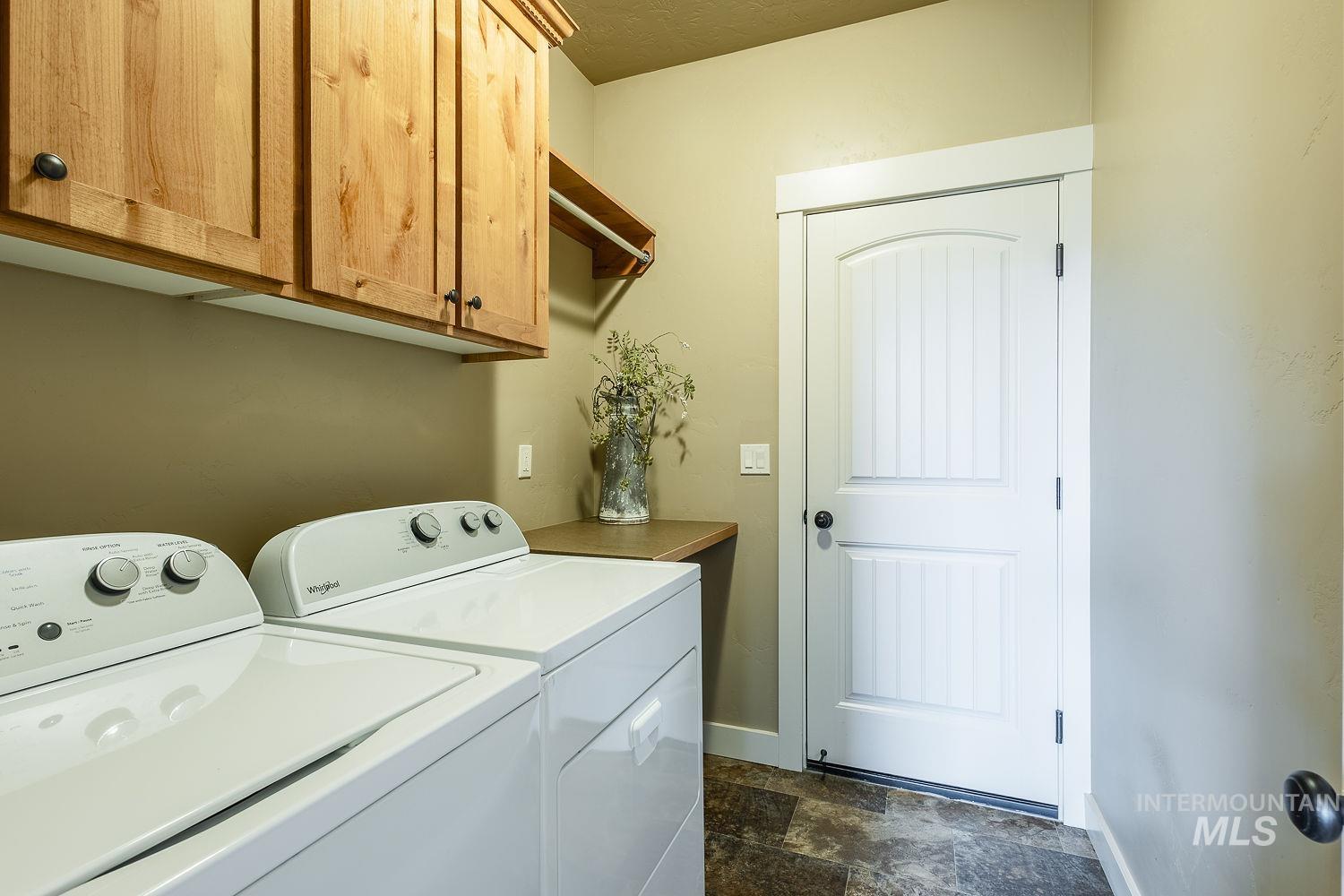 4330 S Lava Springs Lp, Nampa, Idaho 83686, 3 Bedrooms, 2 Bathrooms, Residential For Sale, Price $515,000,MLS 98974954