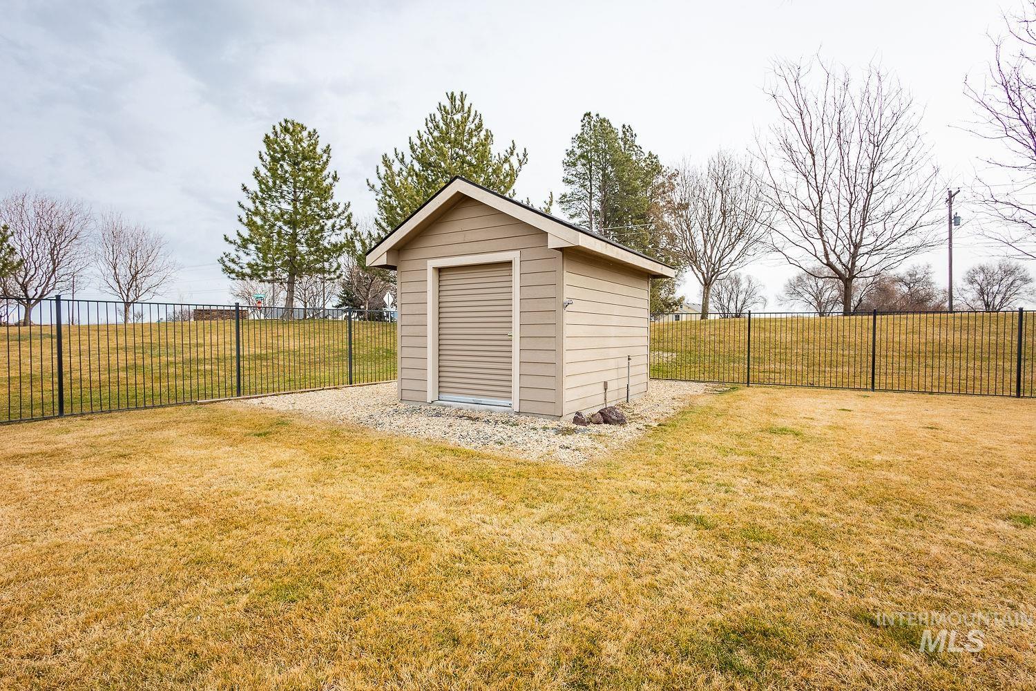 4330 S Lava Springs Lp, Nampa, Idaho 83686, 3 Bedrooms, 2 Bathrooms, Residential For Sale, Price $515,000,MLS 98974954