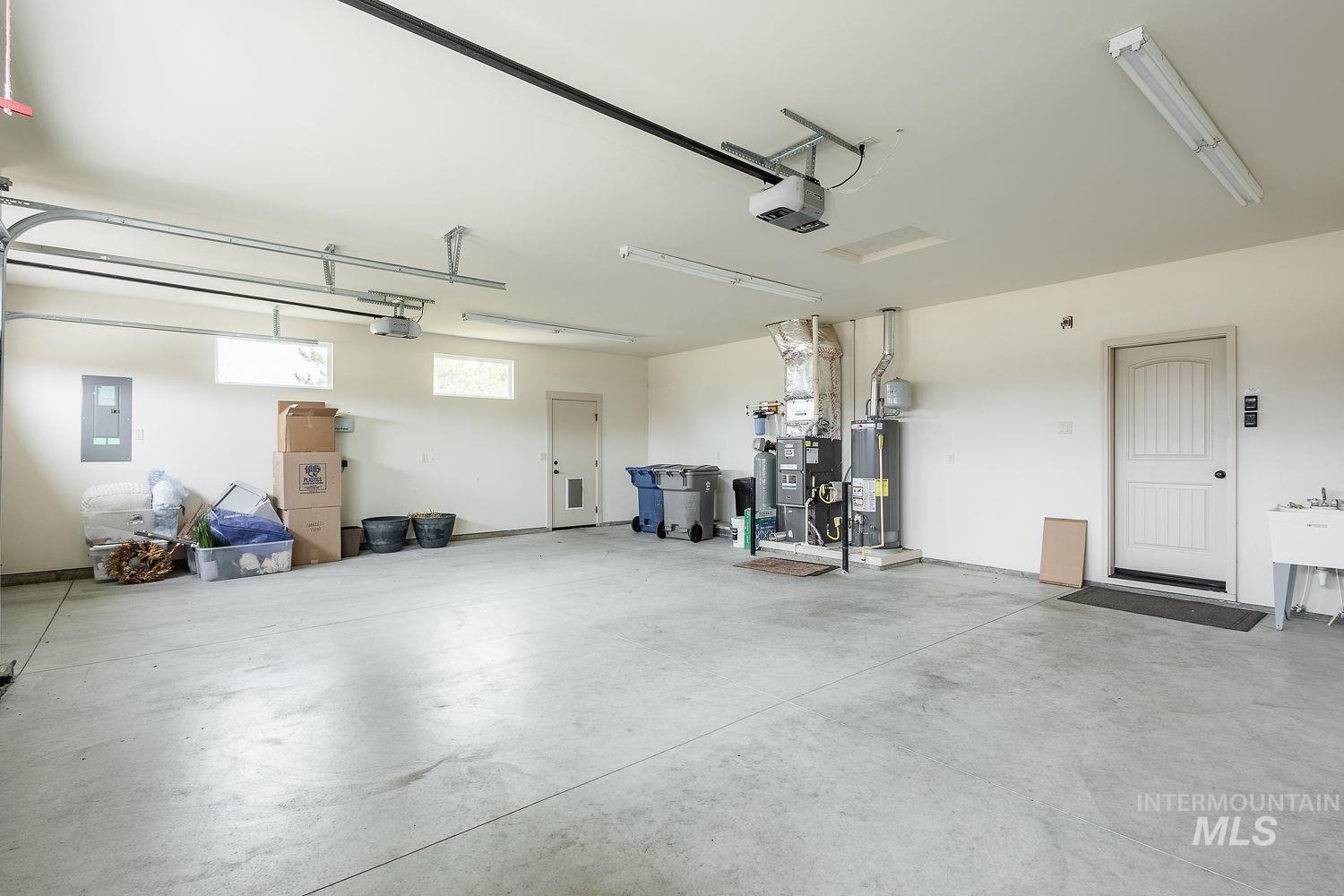 4330 S Lava Springs Lp, Nampa, Idaho 83686, 3 Bedrooms, 2 Bathrooms, Residential For Sale, Price $515,000,MLS 98974954