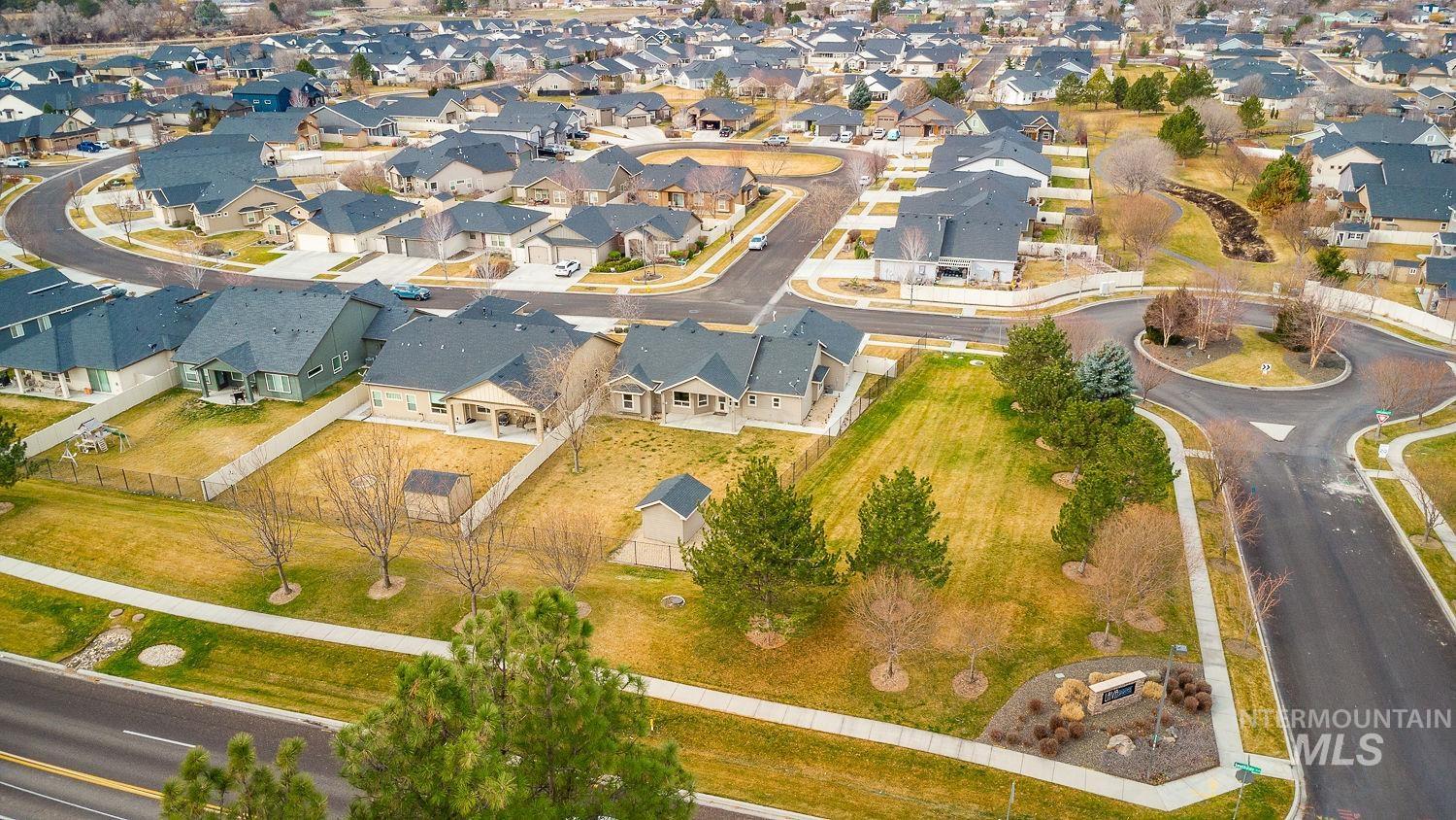 4330 S Lava Springs Lp, Nampa, Idaho 83686, 3 Bedrooms, 2 Bathrooms, Residential For Sale, Price $515,000,MLS 98974954