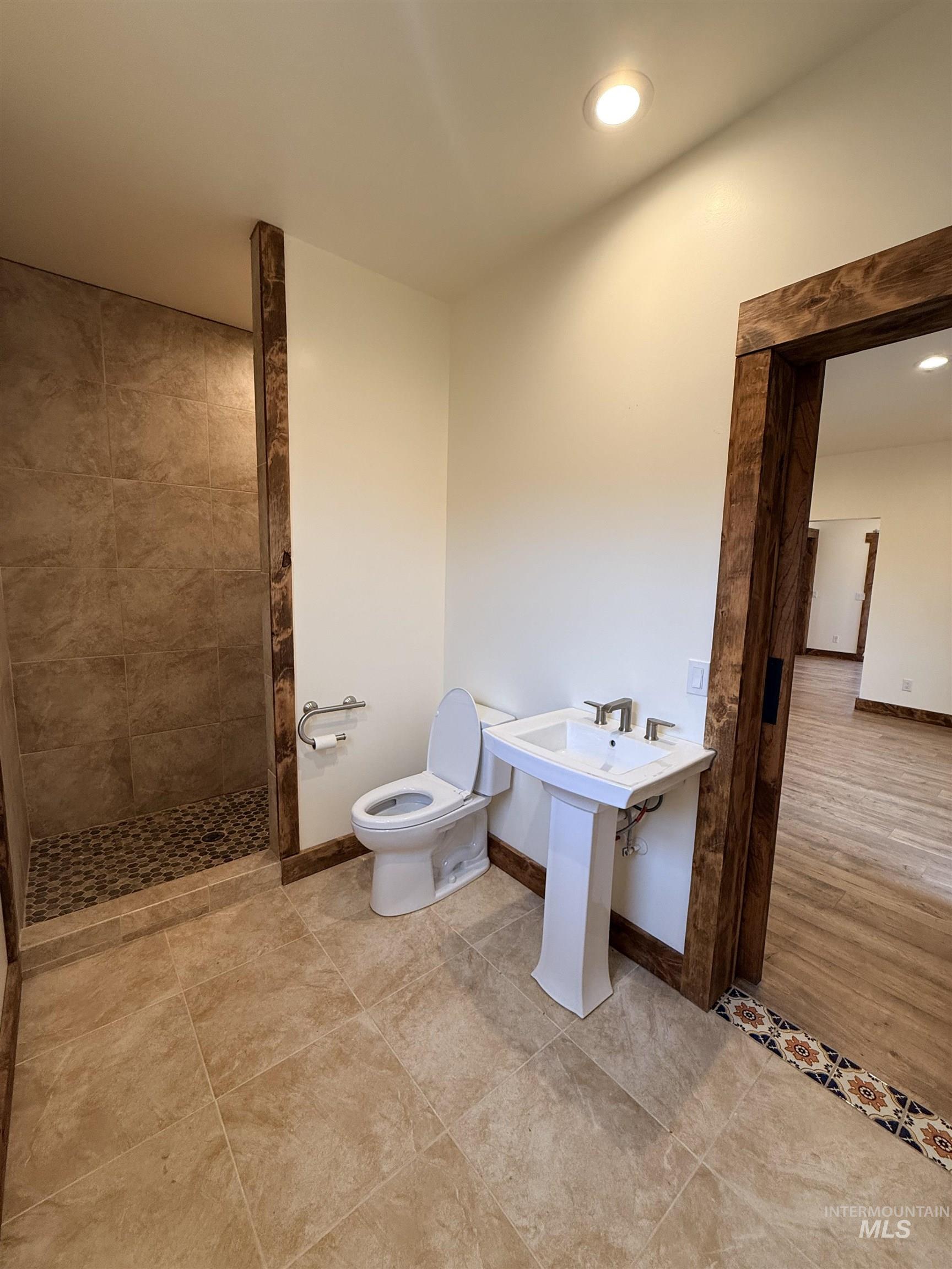 2 Brook Ln, Horseshoe Bend, Idaho 83629, 1 Bedroom, 1 Bathroom, Residential For Sale, Price $879,000,MLS 98974958