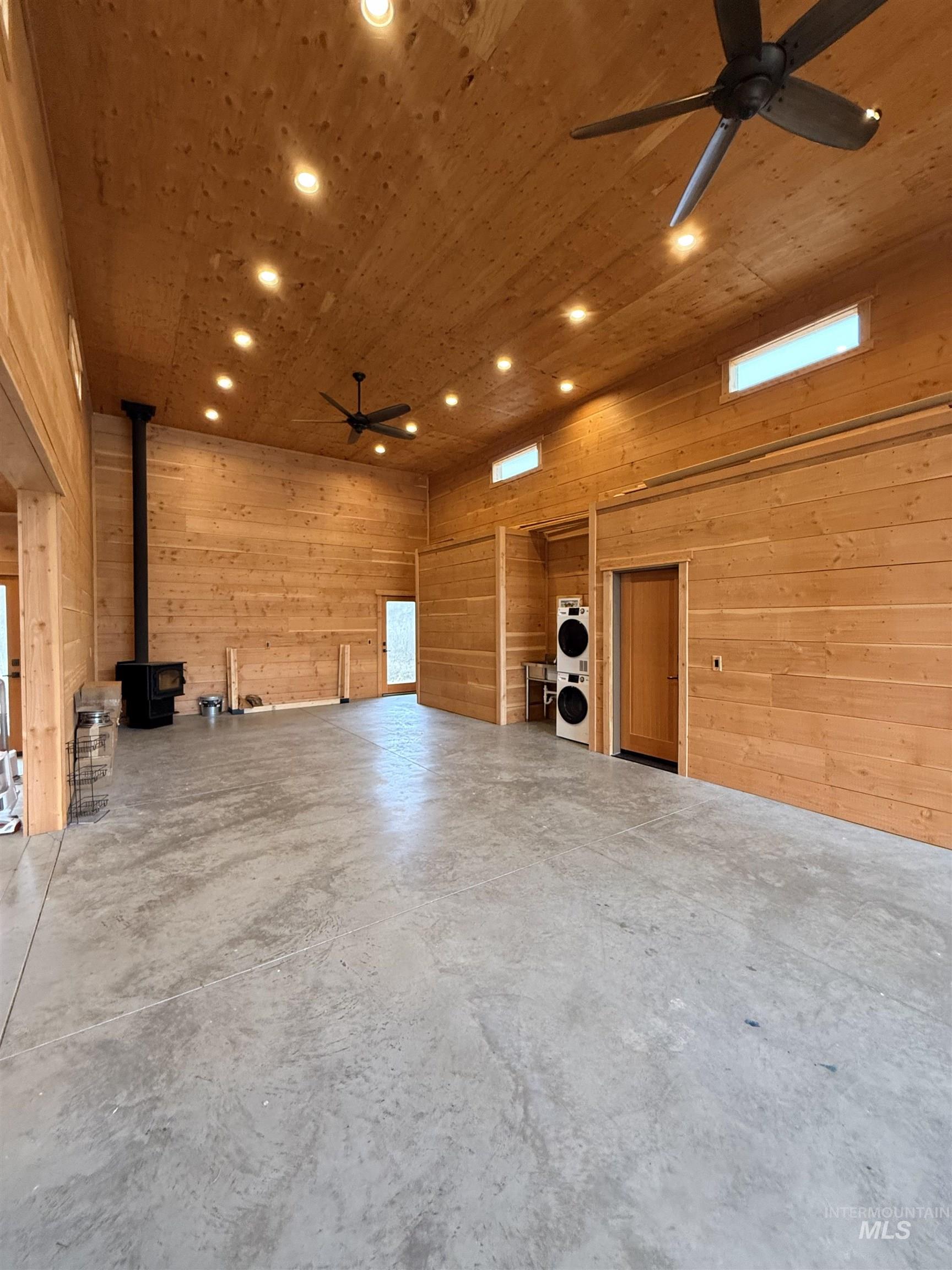 2 Brook Ln, Horseshoe Bend, Idaho 83629, 1 Bedroom, 1 Bathroom, Residential For Sale, Price $879,000,MLS 98974958