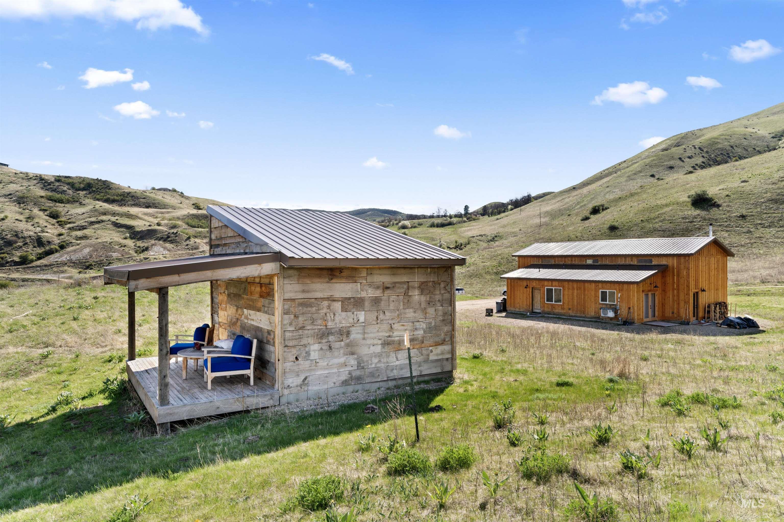 2 Brook Ln, Horseshoe Bend, Idaho 83629, 1 Bedroom, 1 Bathroom, Residential For Sale, Price $879,000,MLS 98974958