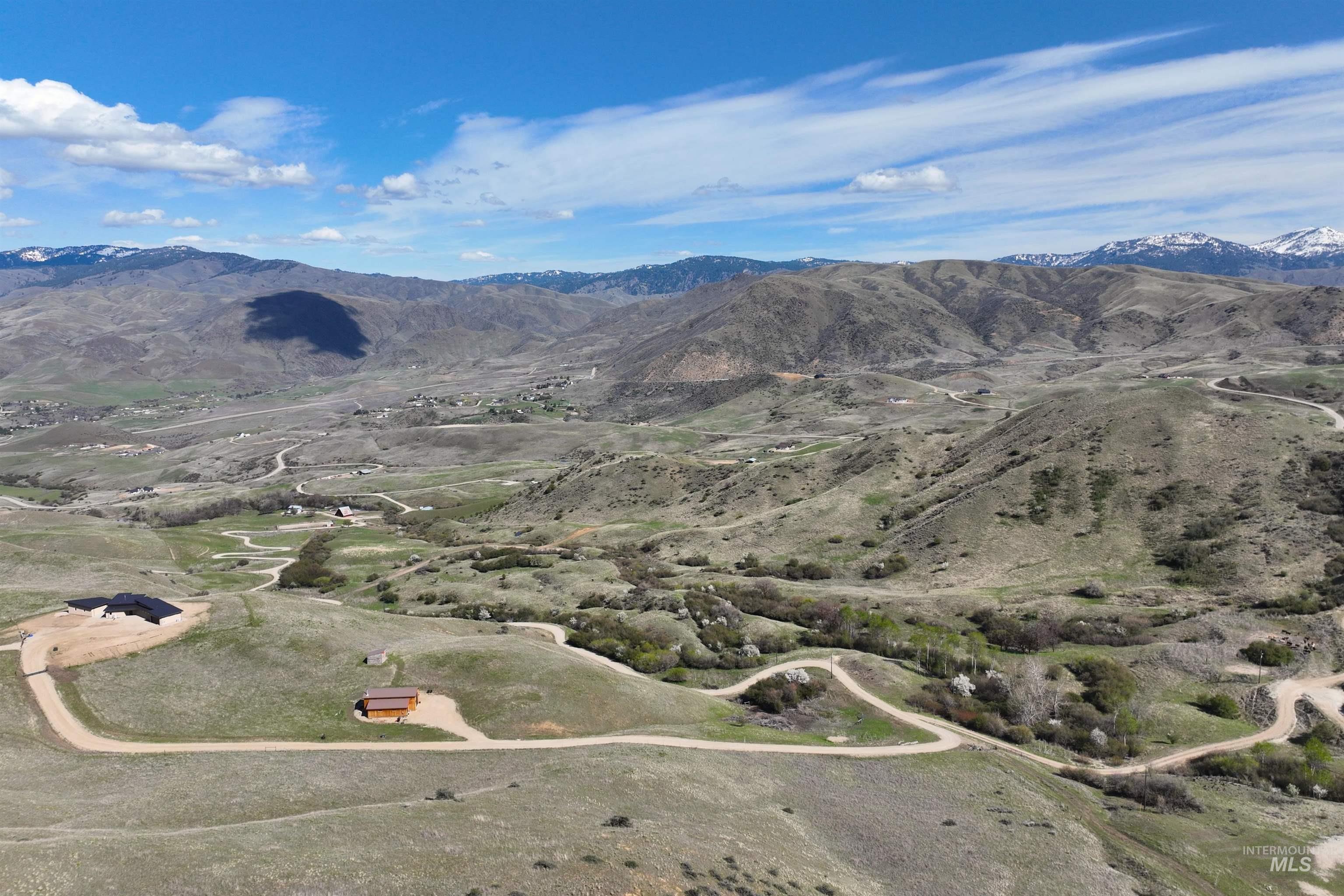 2 Brook Ln, Horseshoe Bend, Idaho 83629, 1 Bedroom, 1 Bathroom, Residential For Sale, Price $879,000,MLS 98974958