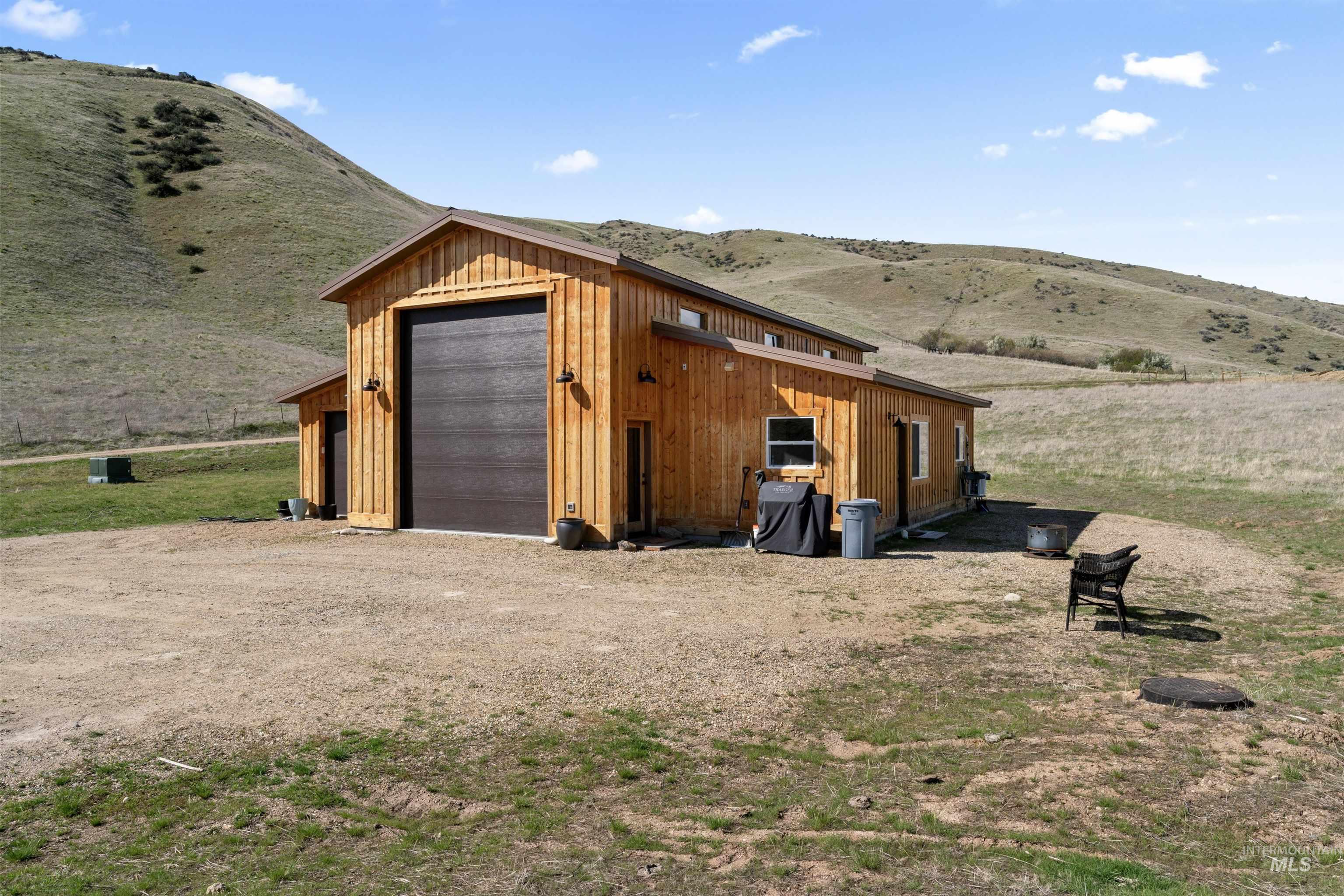 2 Brook Ln, Horseshoe Bend, Idaho 83629, 1 Bedroom, 1 Bathroom, Residential For Sale, Price $879,000,MLS 98974958
