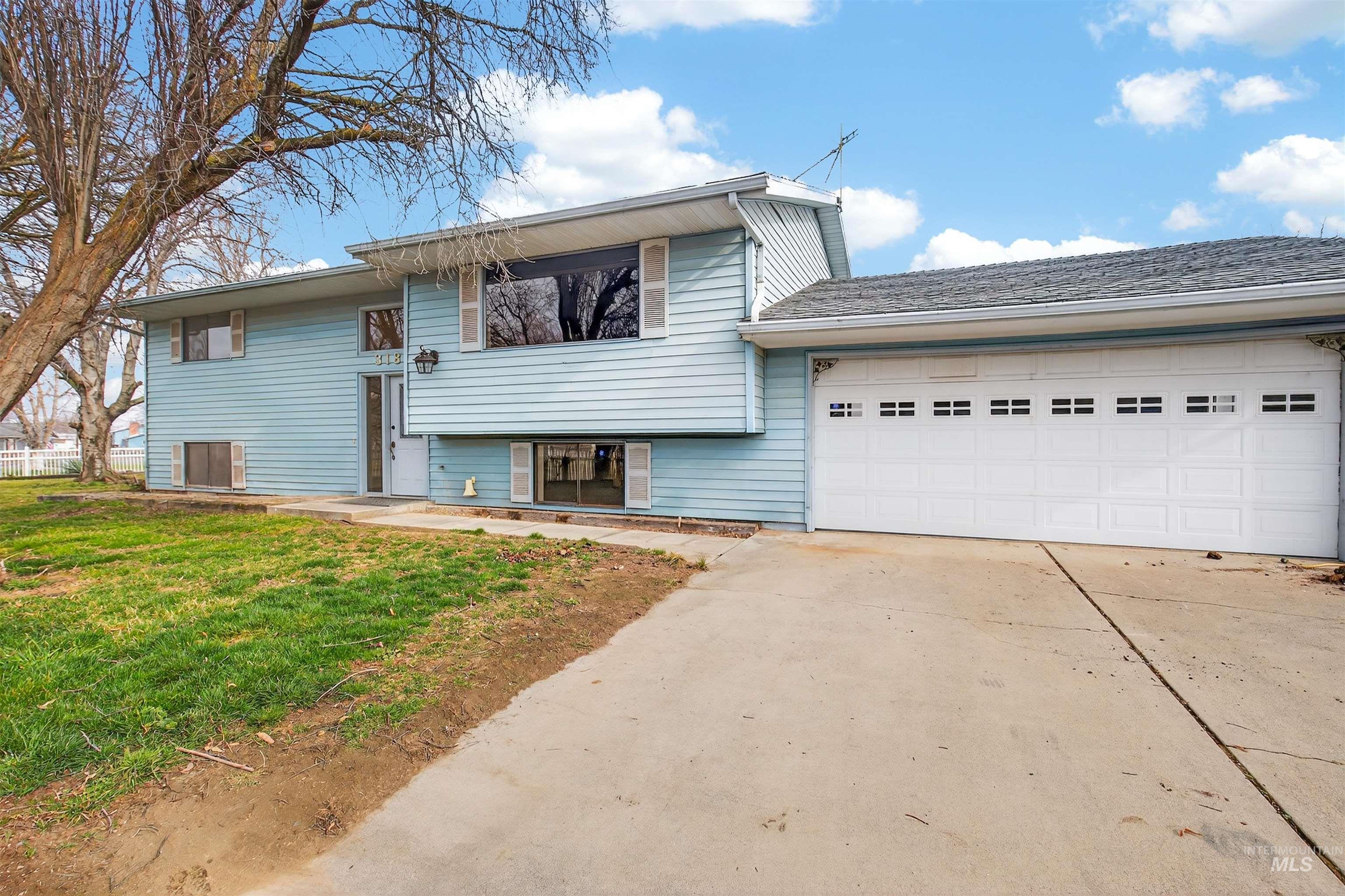 3181 Hallgren Drive, Clarkston, Washington 99403, 3 Bedrooms, 2 Bathrooms, Residential For Sale, Price $335,000,MLS 98974961