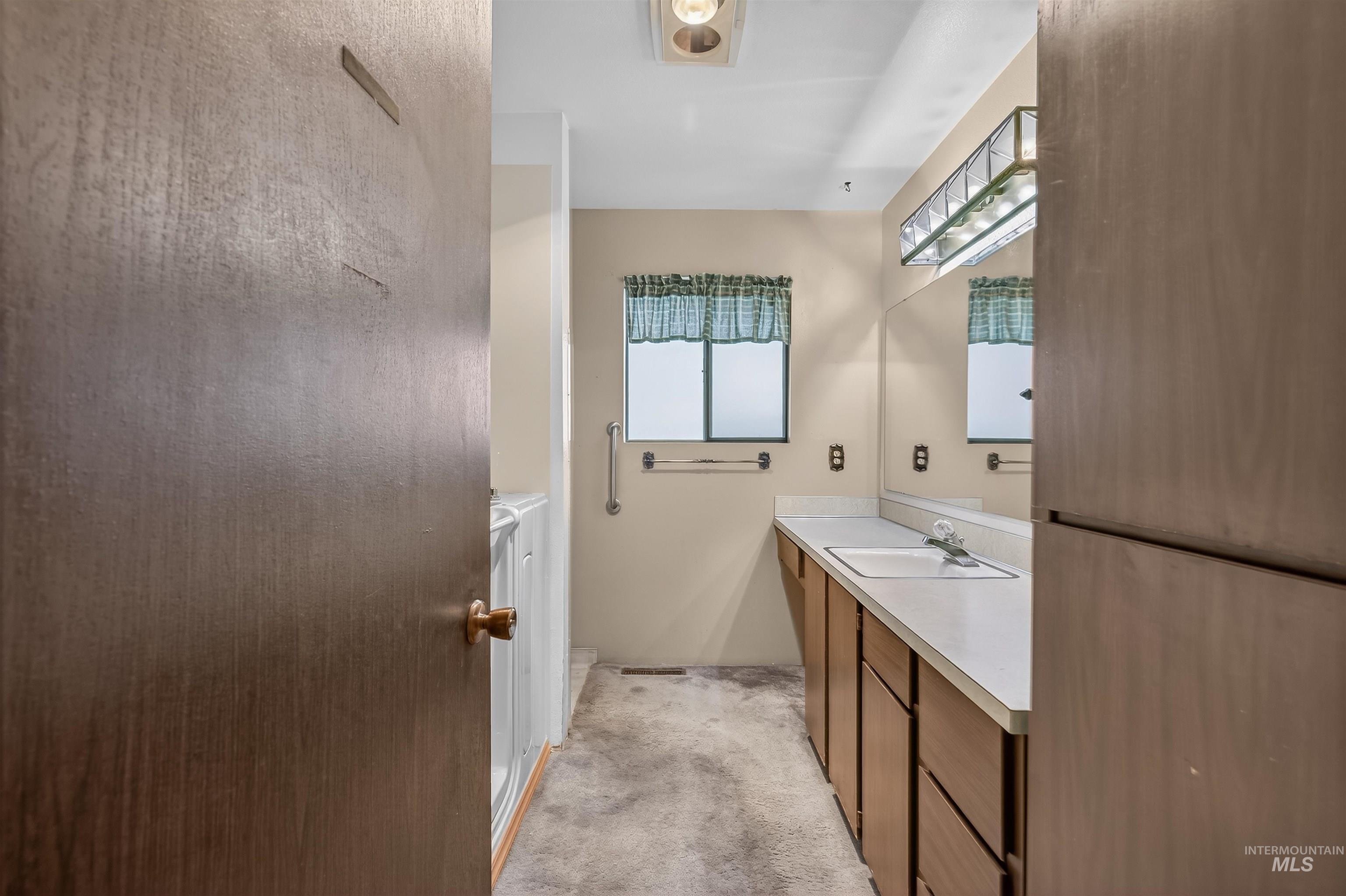 3181 Hallgren Drive, Clarkston, Washington 99403, 3 Bedrooms, 2 Bathrooms, Residential For Sale, Price $335,000,MLS 98974961