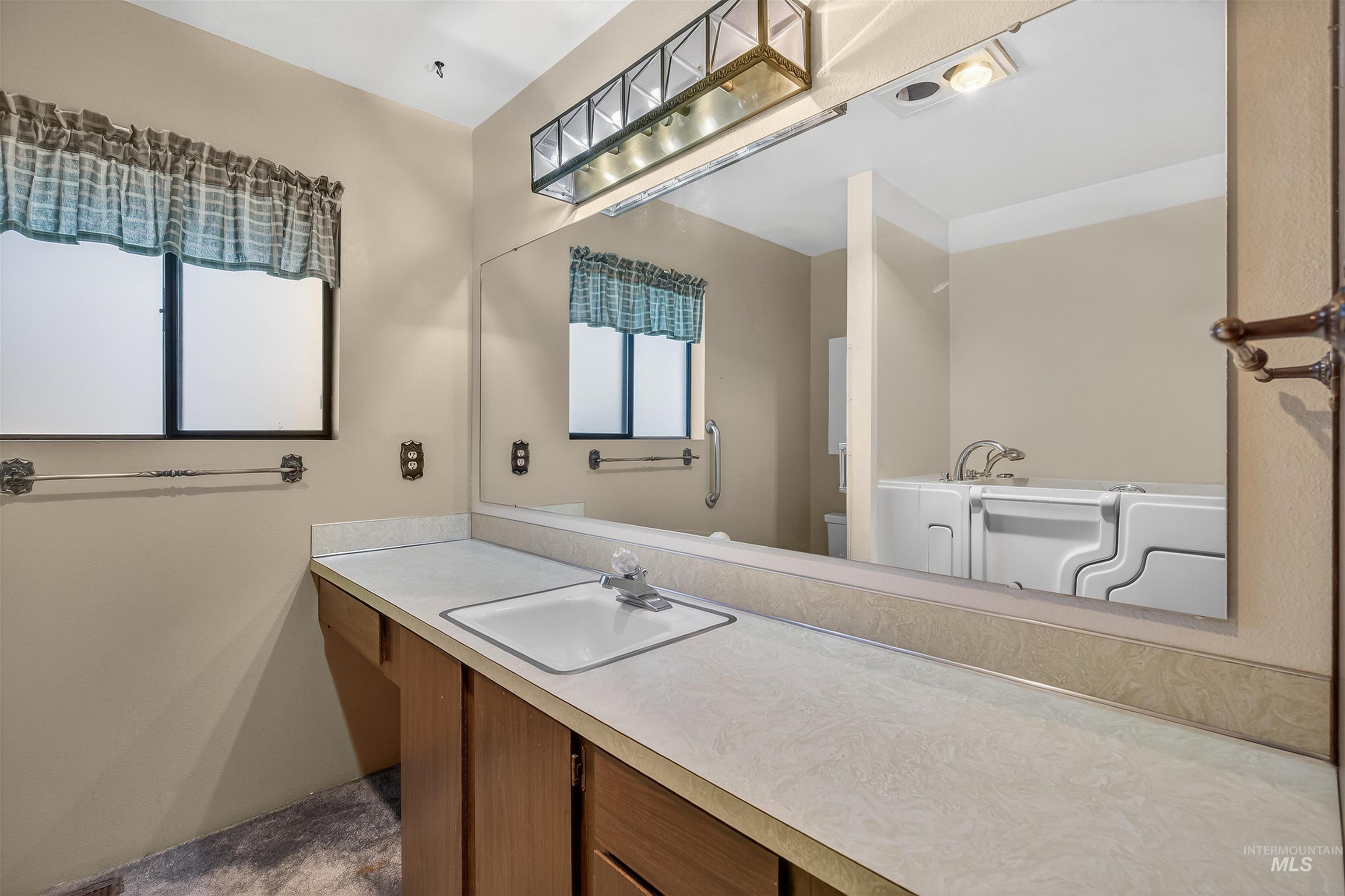 3181 Hallgren Drive, Clarkston, Washington 99403, 3 Bedrooms, 2 Bathrooms, Residential For Sale, Price $335,000,MLS 98974961