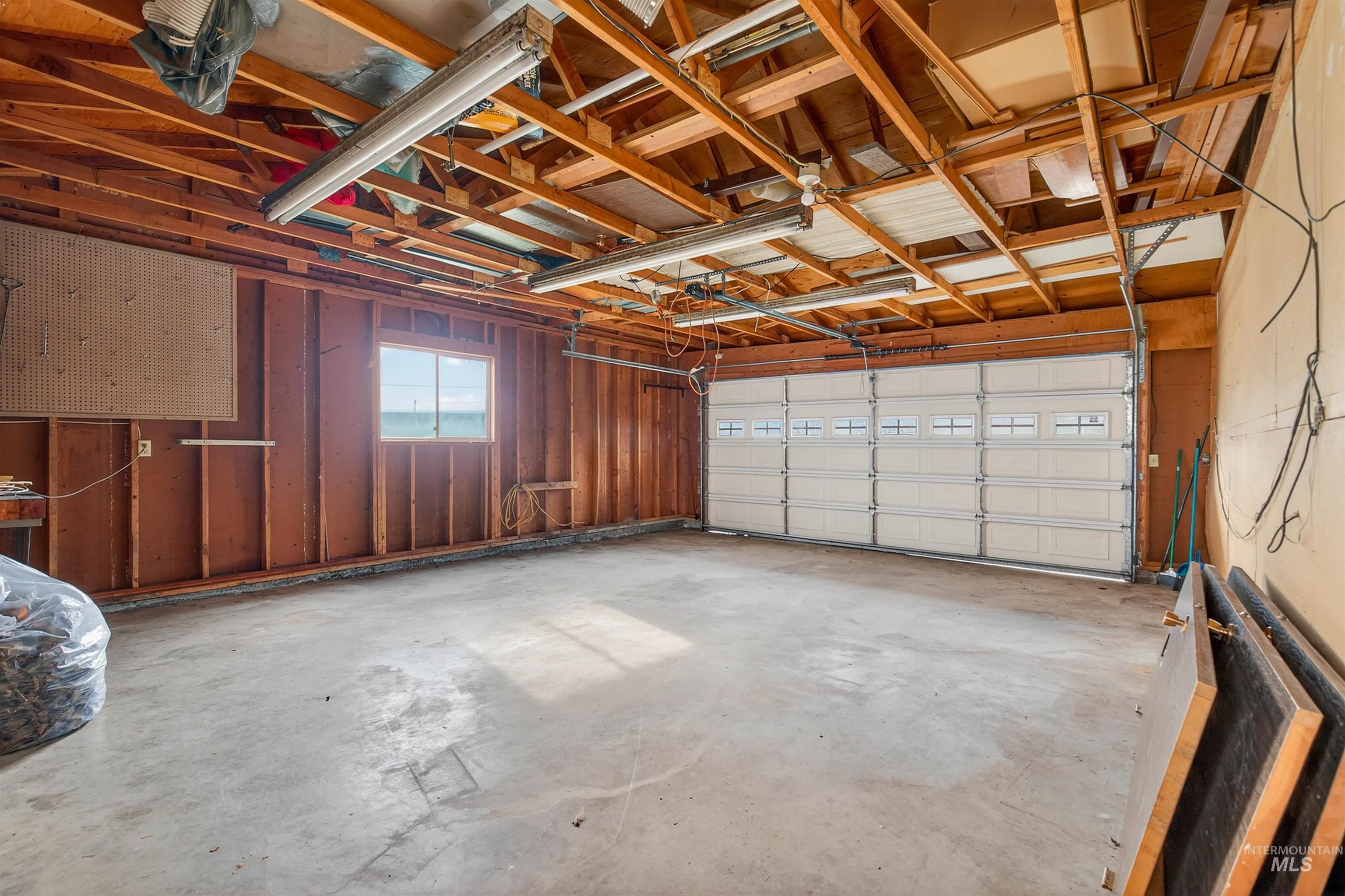 3181 Hallgren Drive, Clarkston, Washington 99403, 3 Bedrooms, 2 Bathrooms, Residential For Sale, Price $335,000,MLS 98974961