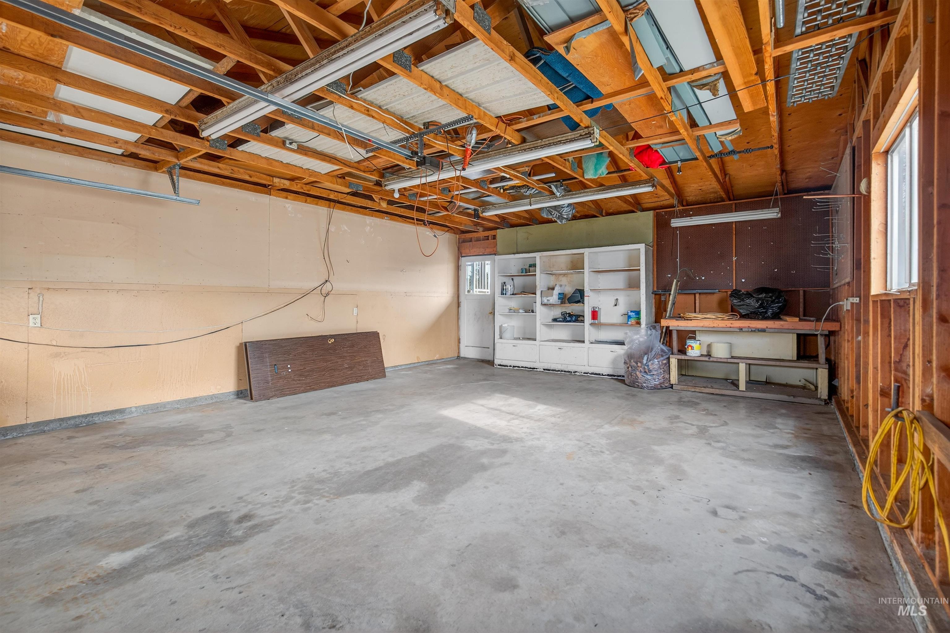 3181 Hallgren Drive, Clarkston, Washington 99403, 3 Bedrooms, 2 Bathrooms, Residential For Sale, Price $335,000,MLS 98974961