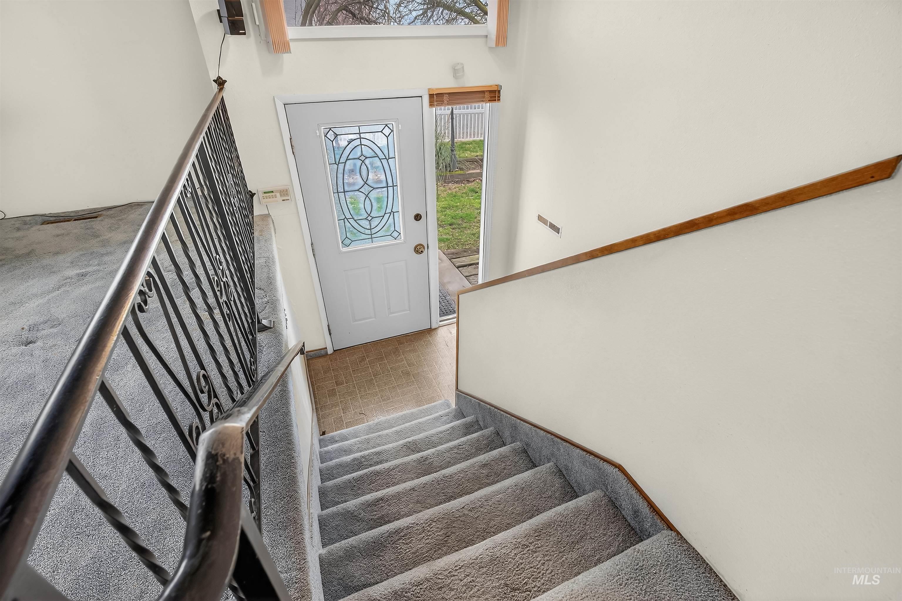 3181 Hallgren Drive, Clarkston, Washington 99403, 3 Bedrooms, 2 Bathrooms, Residential For Sale, Price $335,000,MLS 98974961