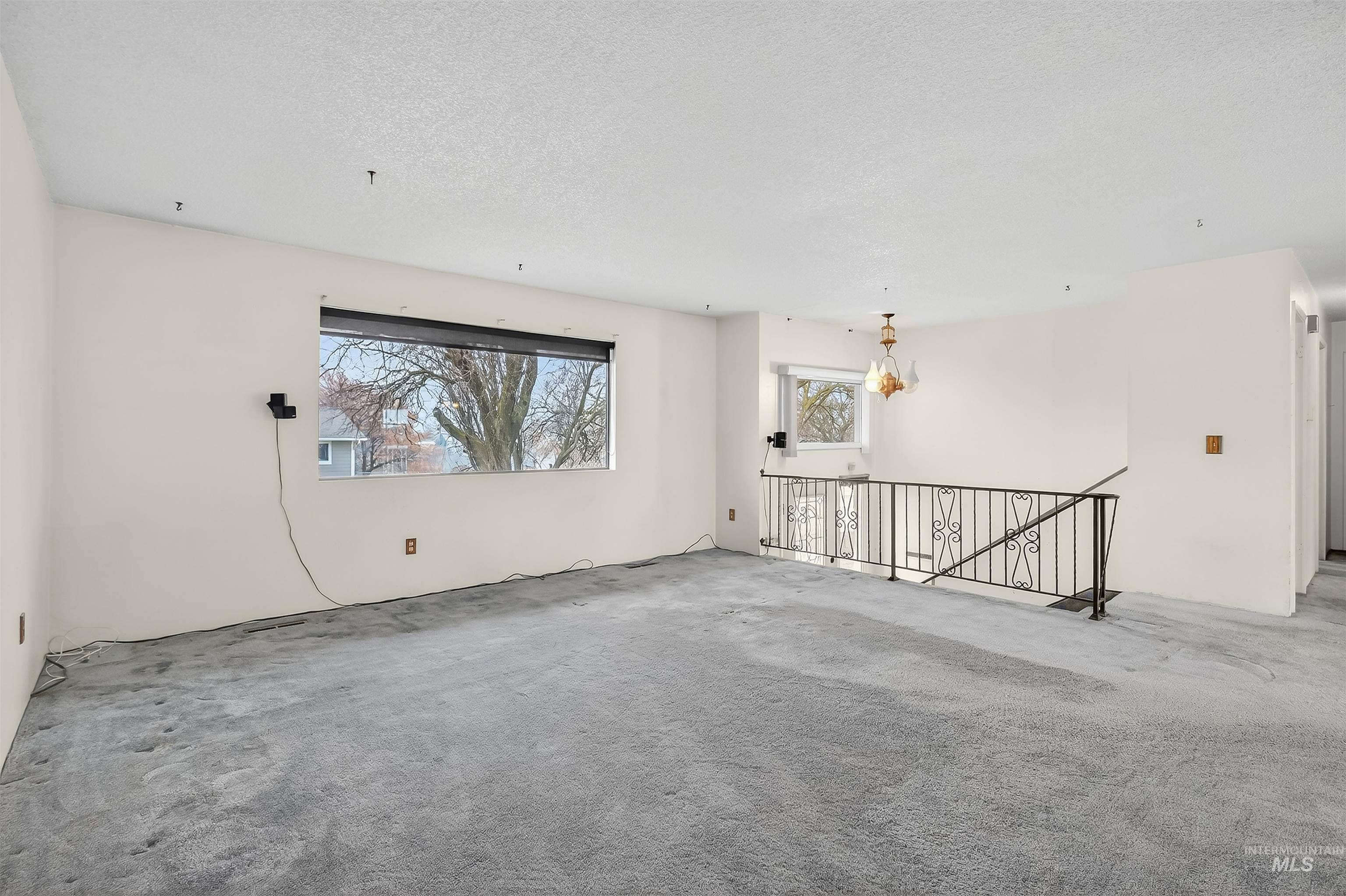 3181 Hallgren Drive, Clarkston, Washington 99403, 3 Bedrooms, 2 Bathrooms, Residential For Sale, Price $335,000,MLS 98974961