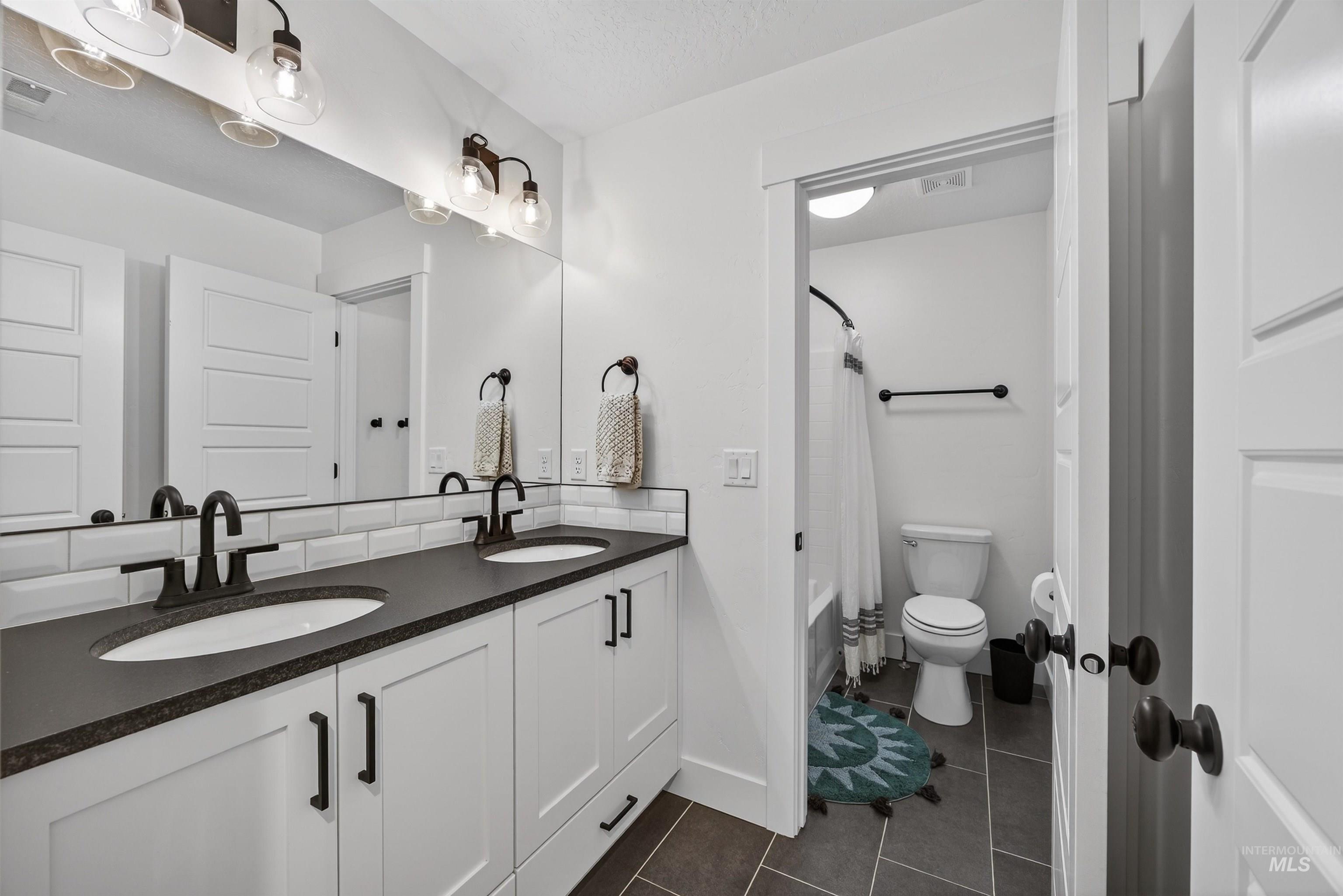 3327 E Collingwood Dr, Meridian, Idaho 83642, 4 Bedrooms, 2.5 Bathrooms, Residential For Sale, Price $599,900, 98974963