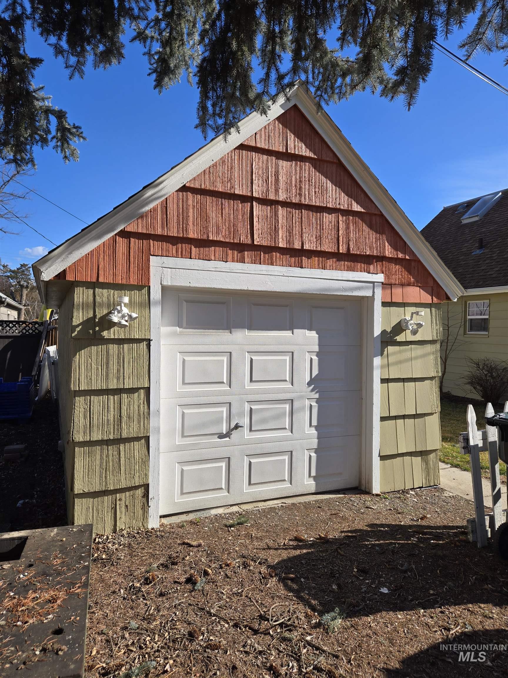 1115 SW 2nd Avenue, Ontario, Oregon 97914, 3 Bedrooms, 2 Bathrooms, Residential For Sale, Price $295,000,MLS 98974964