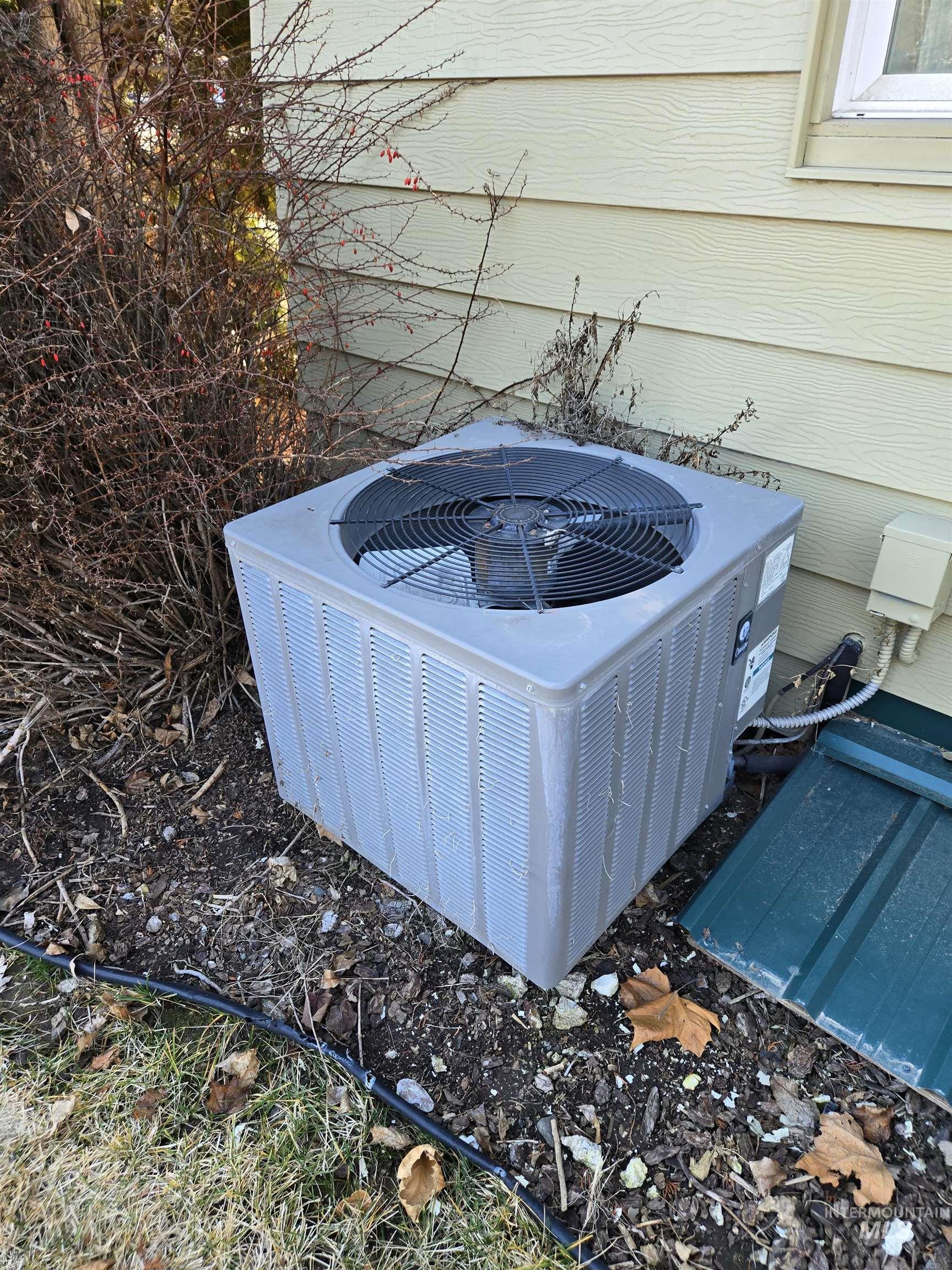 1115 SW 2nd Avenue, Ontario, Oregon 97914, 3 Bedrooms, 2 Bathrooms, Residential For Sale, Price $295,000,MLS 98974964