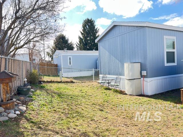 424 W Cherry Ln, Meridian, Idaho 83642, 2 Bedrooms, 1 Bathroom, Residential For Sale, Price $99,900,MLS 98974965