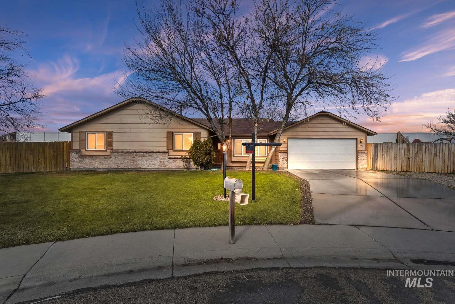 1000 S Egurrola Pl., Boise, Idaho 83709, 3 Bedrooms, 2 Bathrooms, Residential For Sale, Price $434,000,MLS 98974966