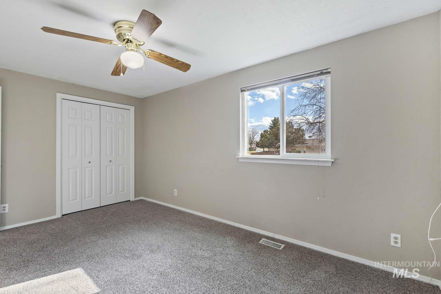 1000 S Egurrola Pl., Boise, Idaho 83709, 3 Bedrooms, 2 Bathrooms, Residential For Sale, Price $434,000,MLS 98974966