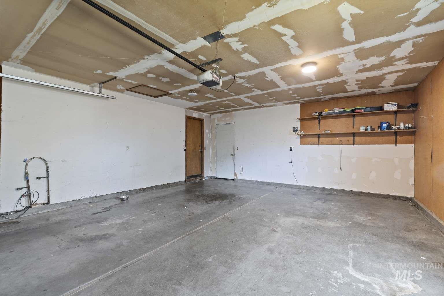 1000 S Egurrola Pl., Boise, Idaho 83709, 3 Bedrooms, 2 Bathrooms, Residential For Sale, Price $434,000,MLS 98974966