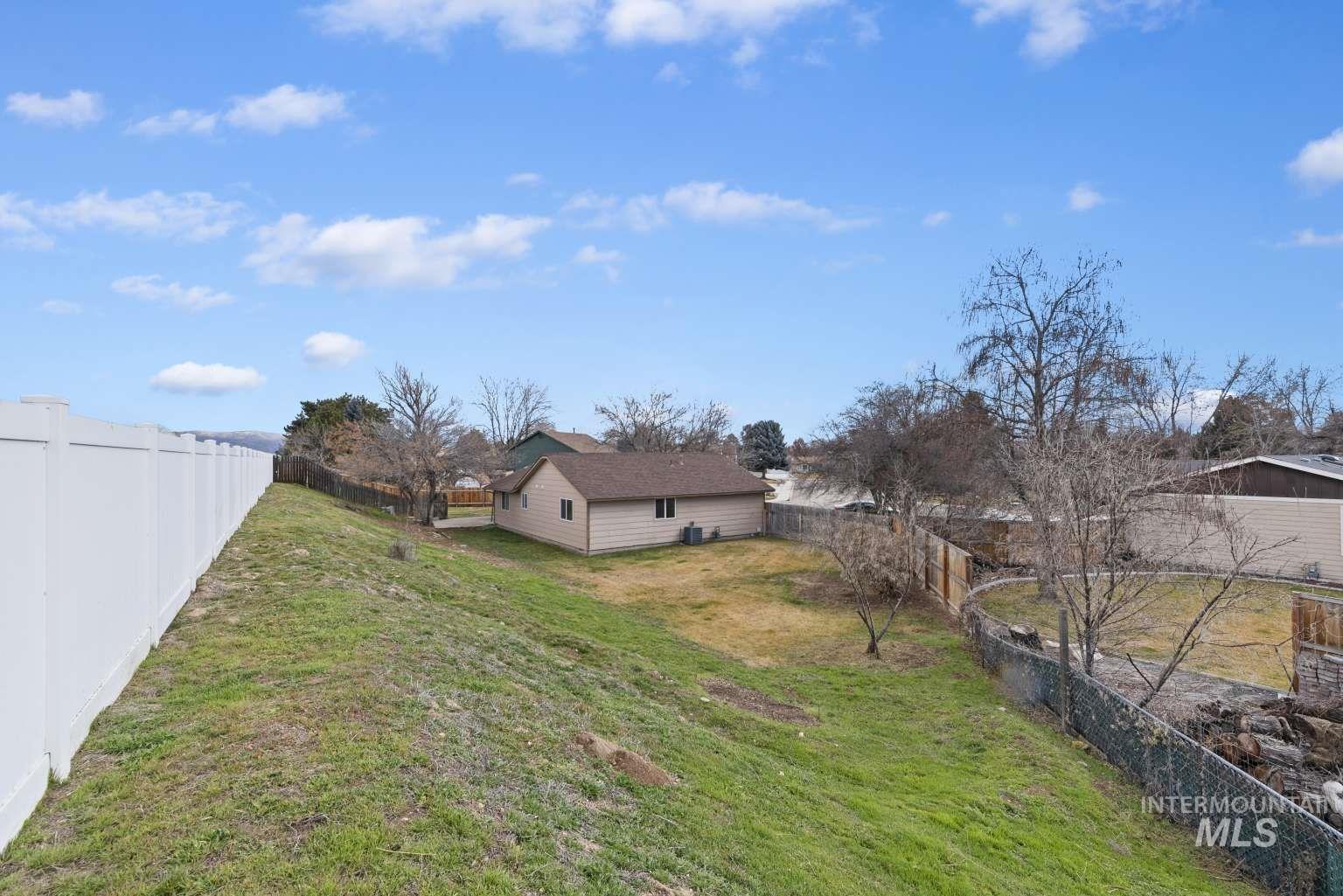 1000 S Egurrola Pl., Boise, Idaho 83709, 3 Bedrooms, 2 Bathrooms, Residential For Sale, Price $434,000,MLS 98974966