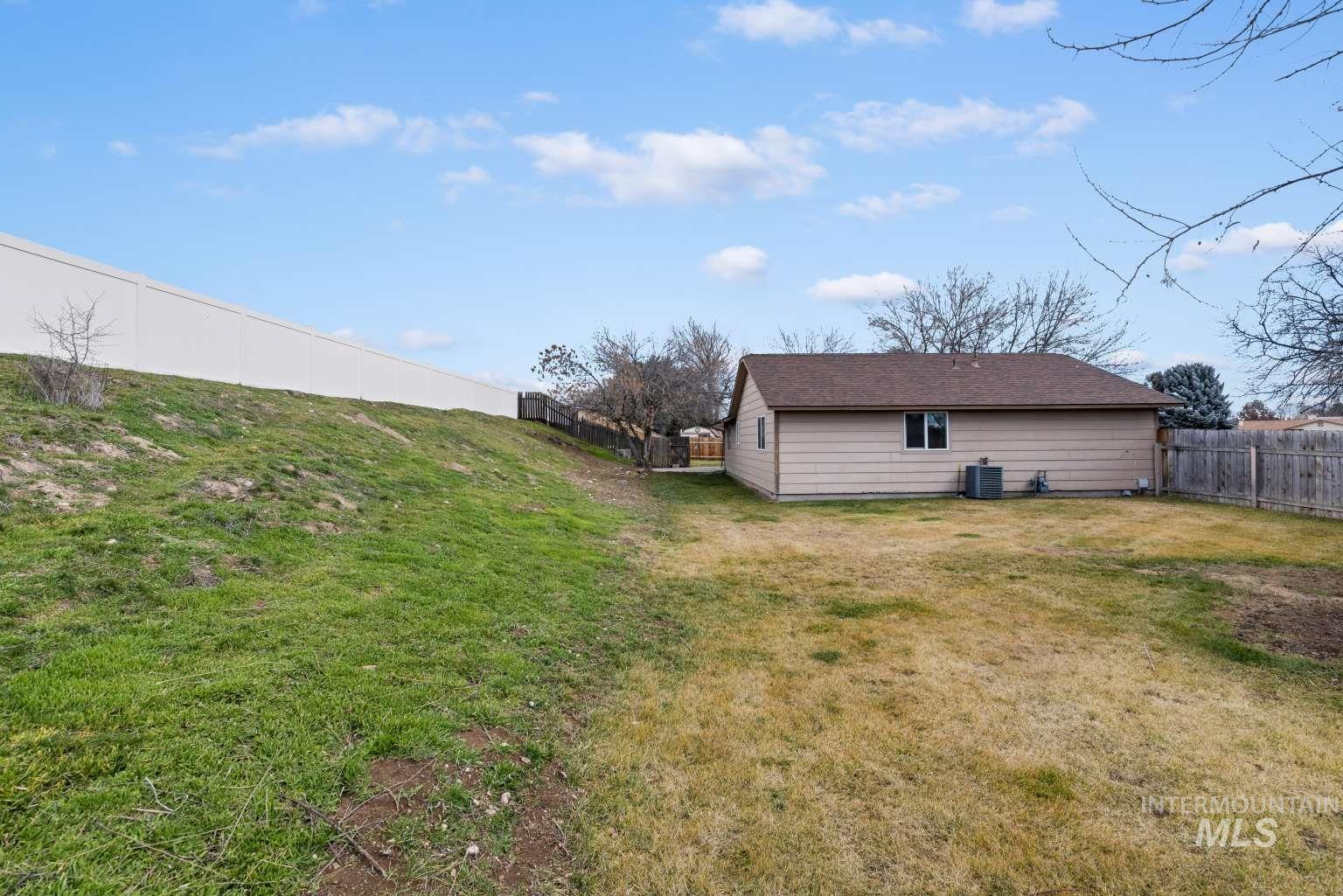 1000 S Egurrola Pl., Boise, Idaho 83709, 3 Bedrooms, 2 Bathrooms, Residential For Sale, Price $434,000,MLS 98974966