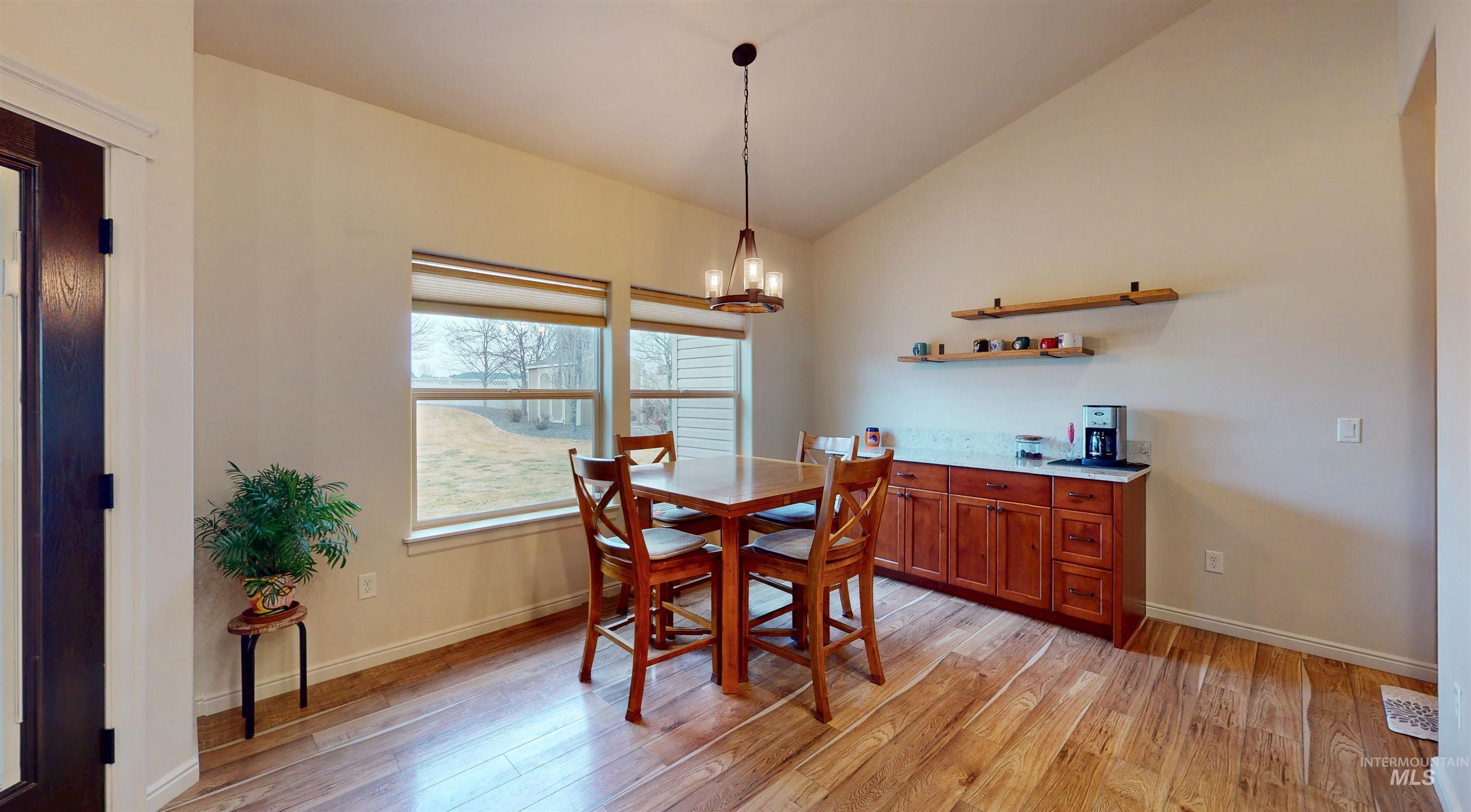 548 Sun Terrace Dr., Twin Falls, Idaho 83301, 5 Bedrooms, 2 Bathrooms, Residential For Sale, Price $699,900,MLS 98974967