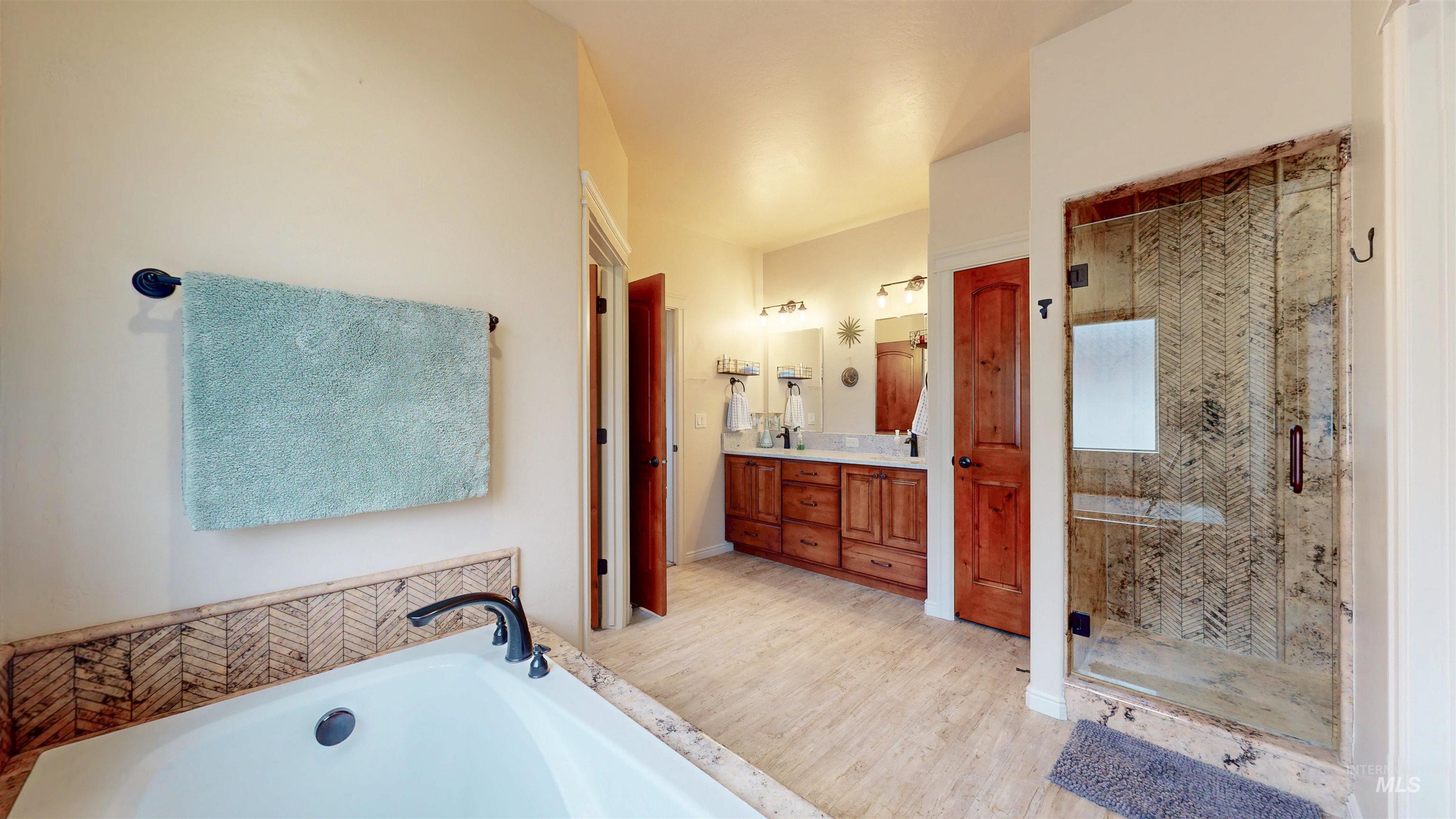 548 Sun Terrace Dr., Twin Falls, Idaho 83301, 5 Bedrooms, 2 Bathrooms, Residential For Sale, Price $699,900,MLS 98974967