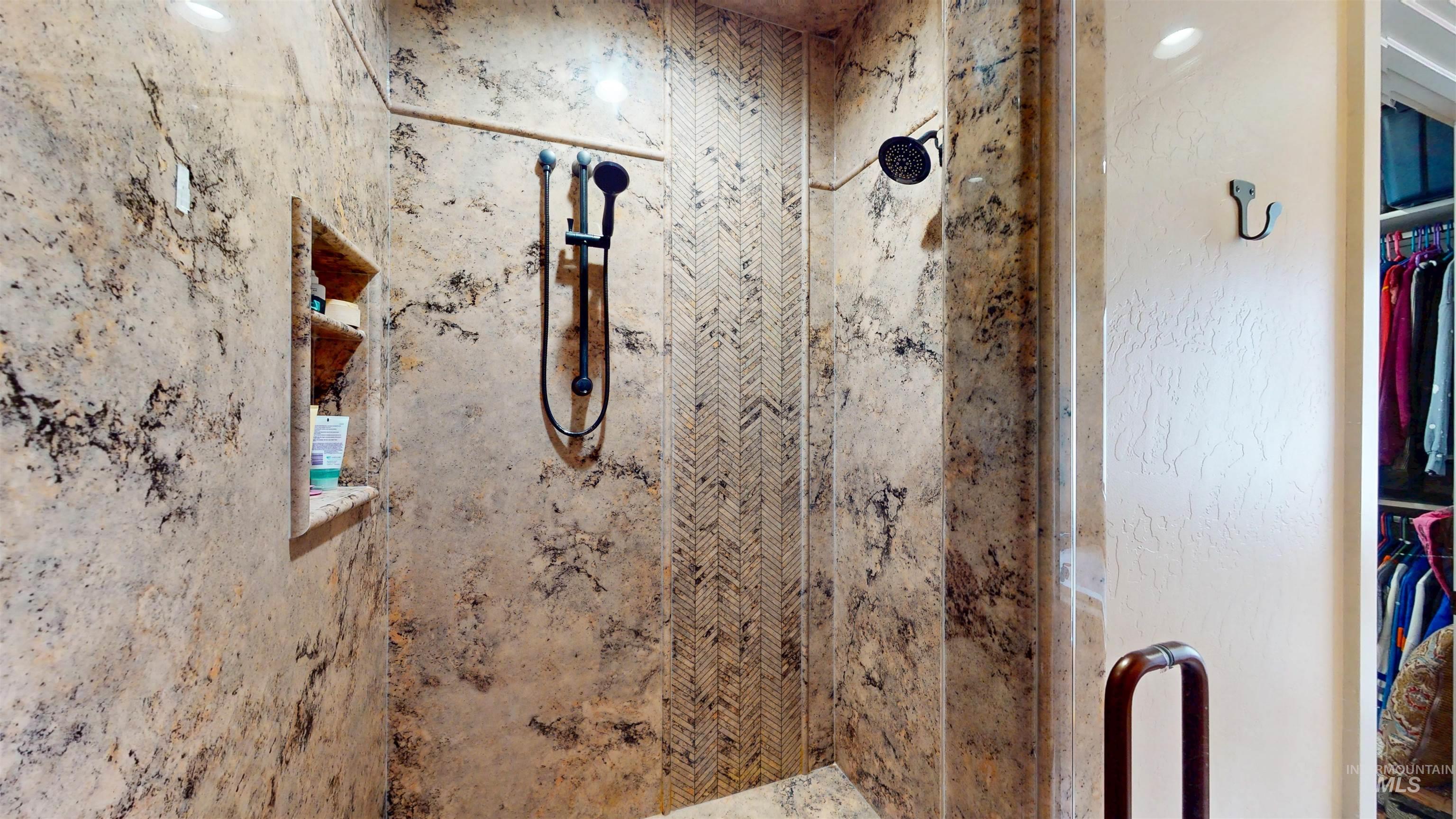 548 Sun Terrace Dr., Twin Falls, Idaho 83301, 5 Bedrooms, 2 Bathrooms, Residential For Sale, Price $699,900,MLS 98974967