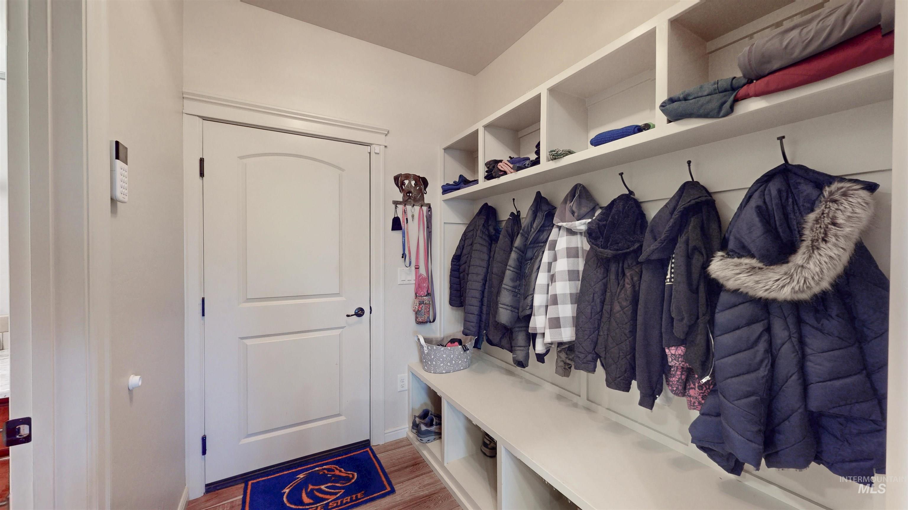 548 Sun Terrace Dr., Twin Falls, Idaho 83301, 5 Bedrooms, 2 Bathrooms, Residential For Sale, Price $699,900,MLS 98974967