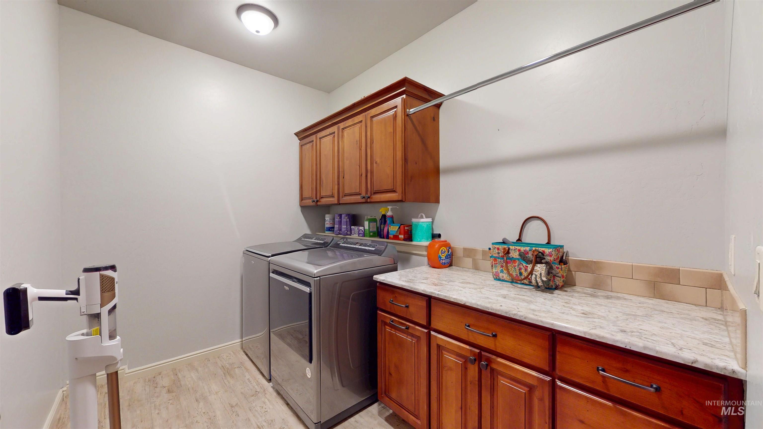 548 Sun Terrace Dr., Twin Falls, Idaho 83301, 5 Bedrooms, 2 Bathrooms, Residential For Sale, Price $699,900,MLS 98974967