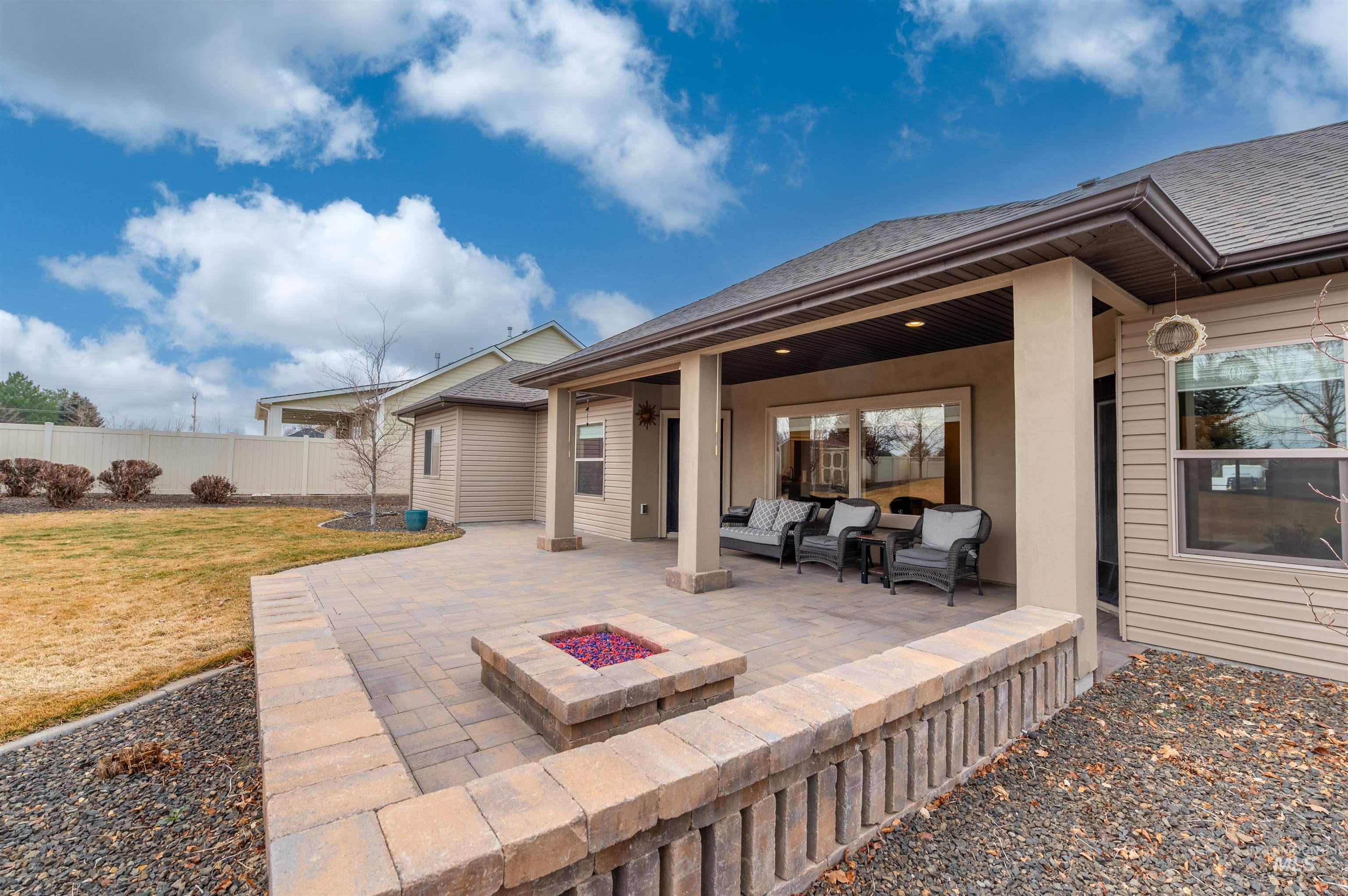 548 Sun Terrace Dr., Twin Falls, Idaho 83301, 5 Bedrooms, 2 Bathrooms, Residential For Sale, Price $699,900,MLS 98974967