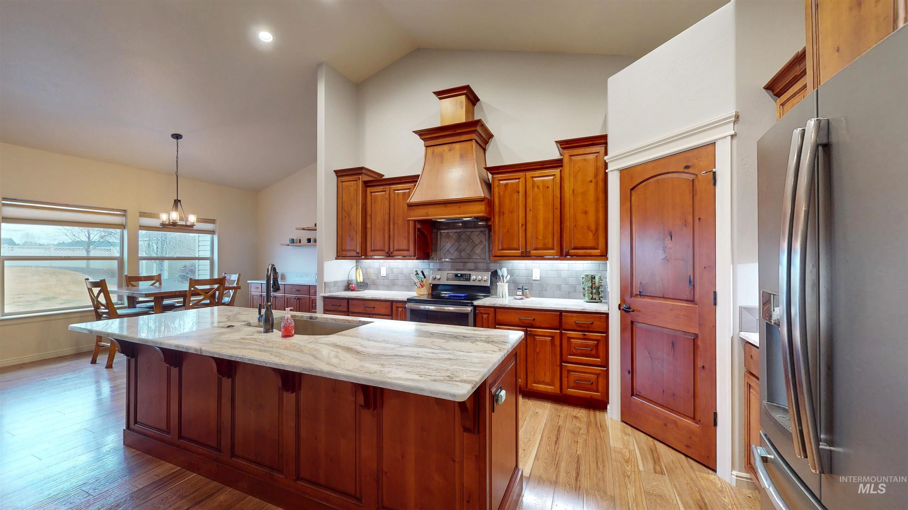 548 Sun Terrace Dr., Twin Falls, Idaho 83301, 5 Bedrooms, 2 Bathrooms, Residential For Sale, Price $699,900,MLS 98974967